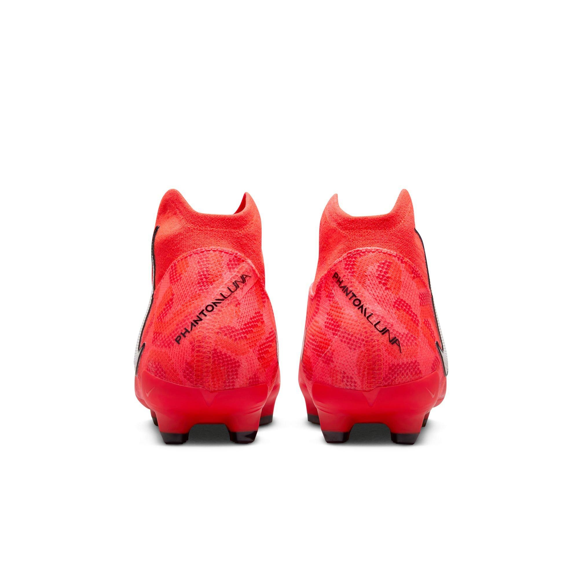 Women's Phantom Luna Firm-Ground Soccer Cleats