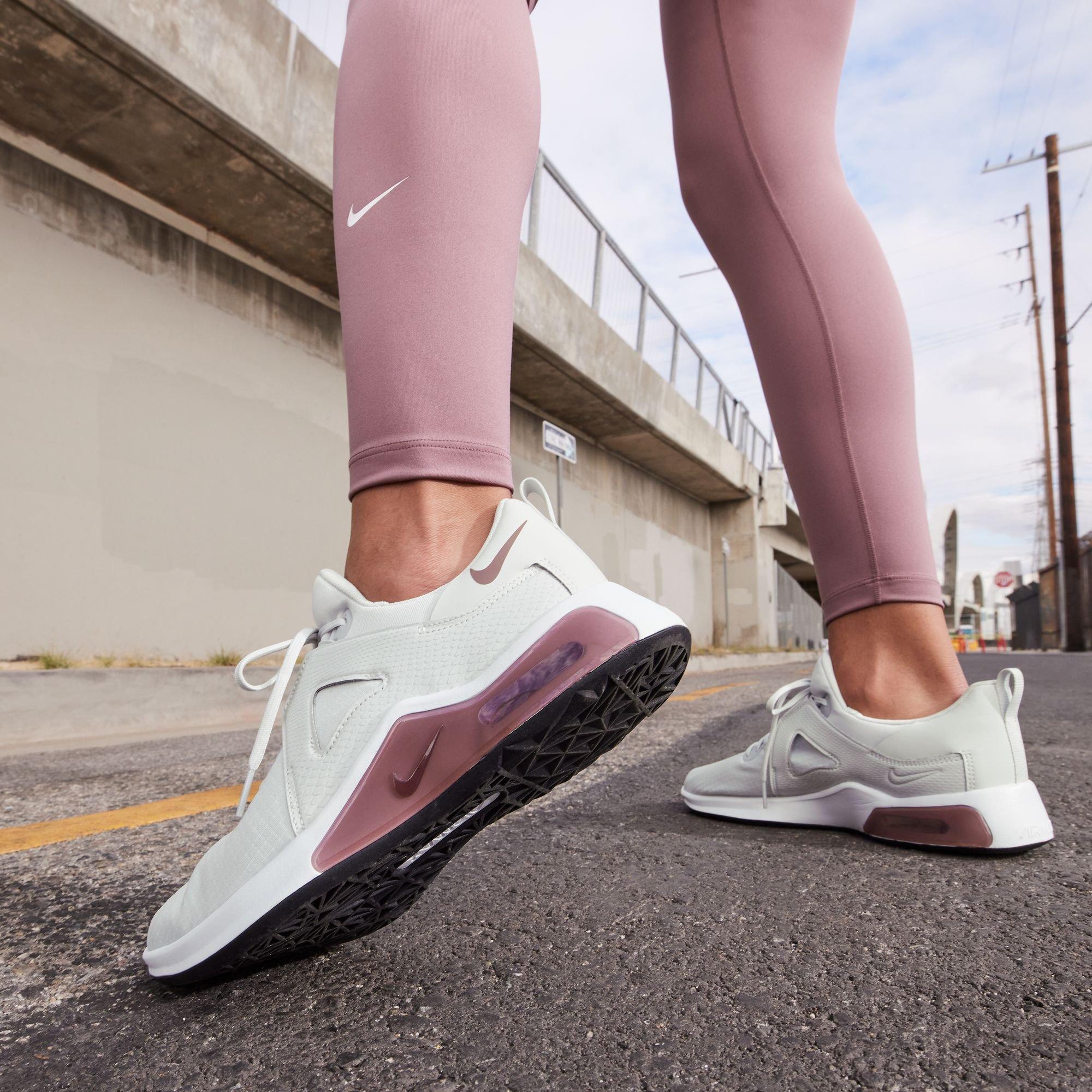 Women's Air Max Bella TR5 Training Shoes