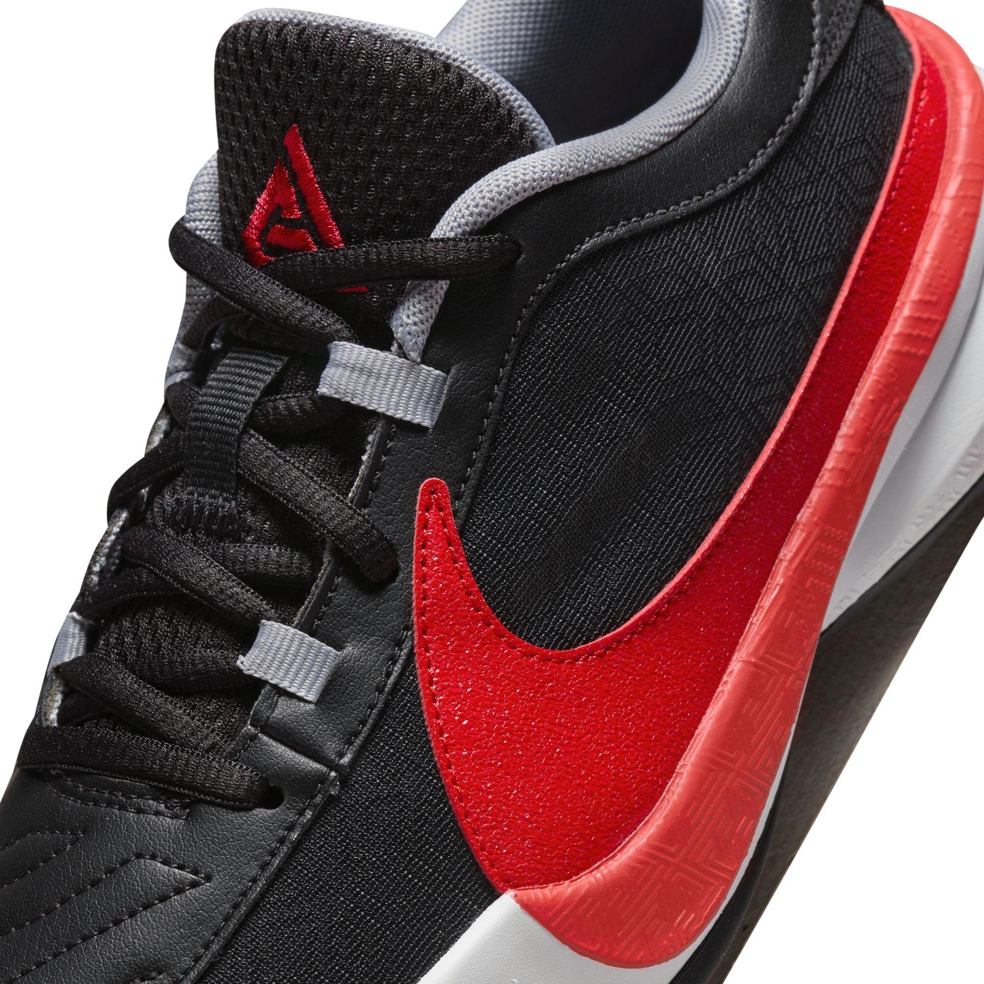 Kids' Grade School Freak 5 Basketball Shoes