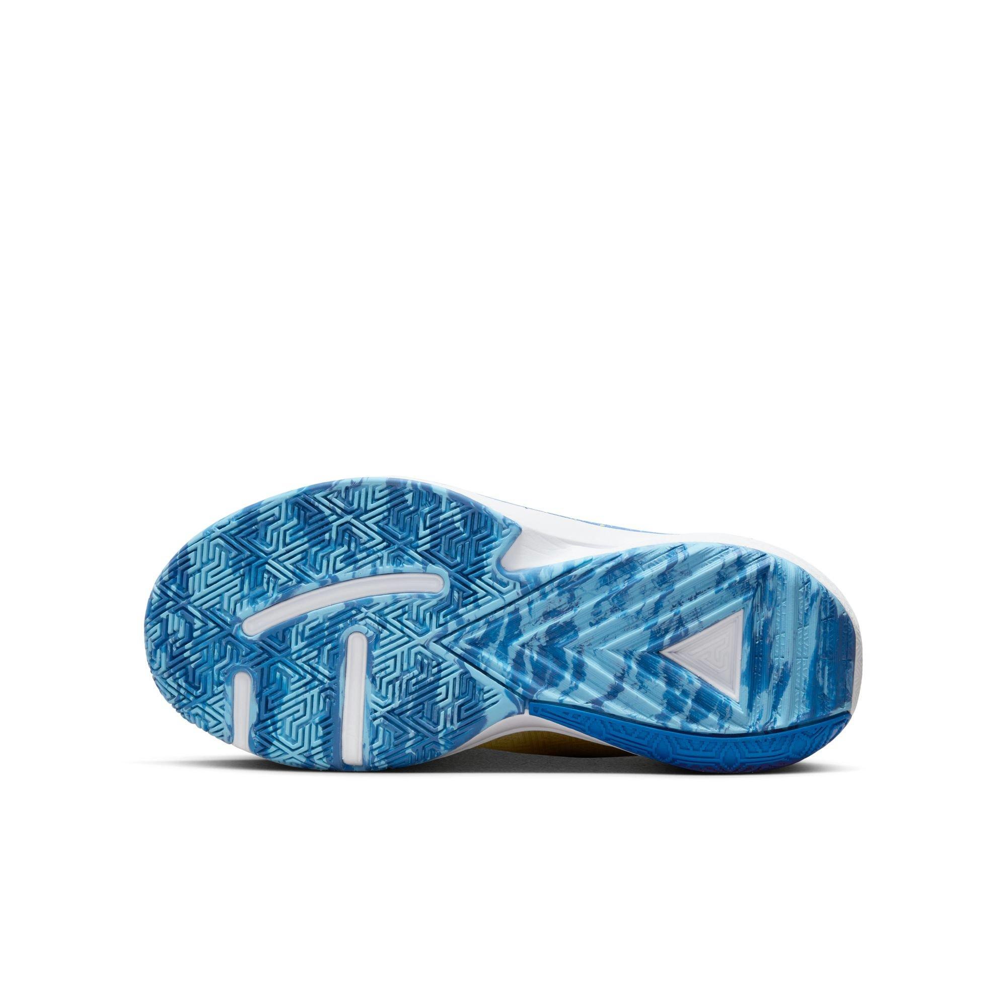Kids' Grade School Freak 5 Basketball Shoes