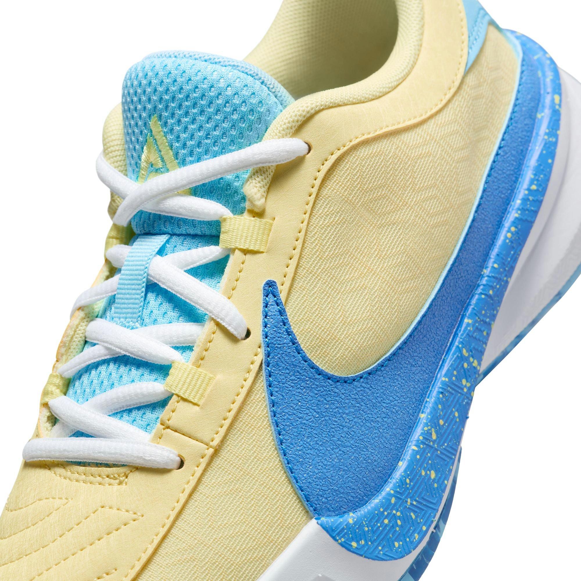 Kids' Grade School Freak 5 Basketball Shoes