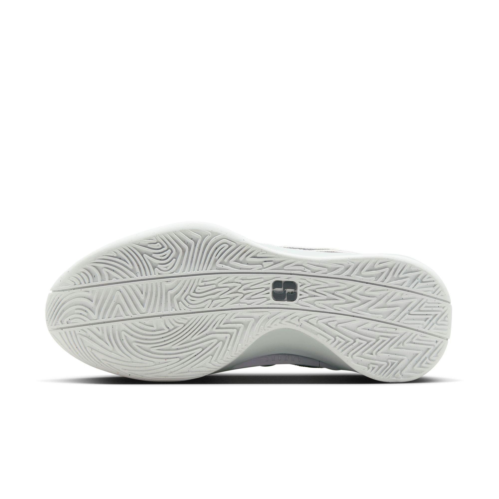Women's Sabrina 1 Magnetic Basketball Shoes