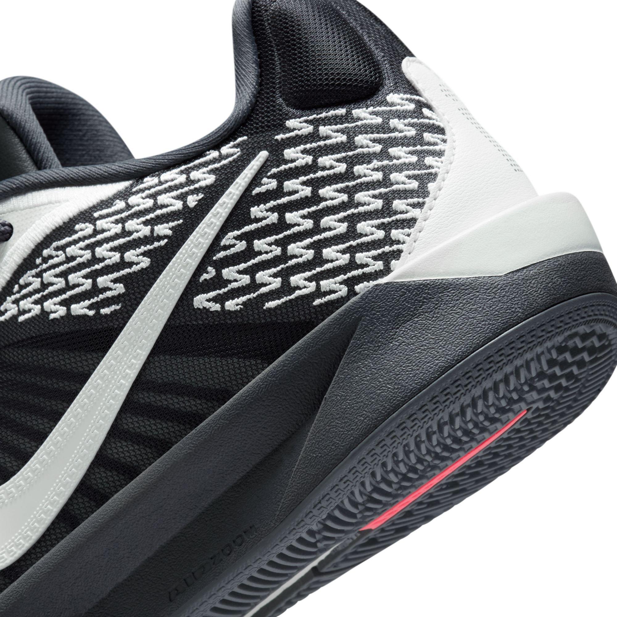 Women's Sabrina 2 Basketball Shoes