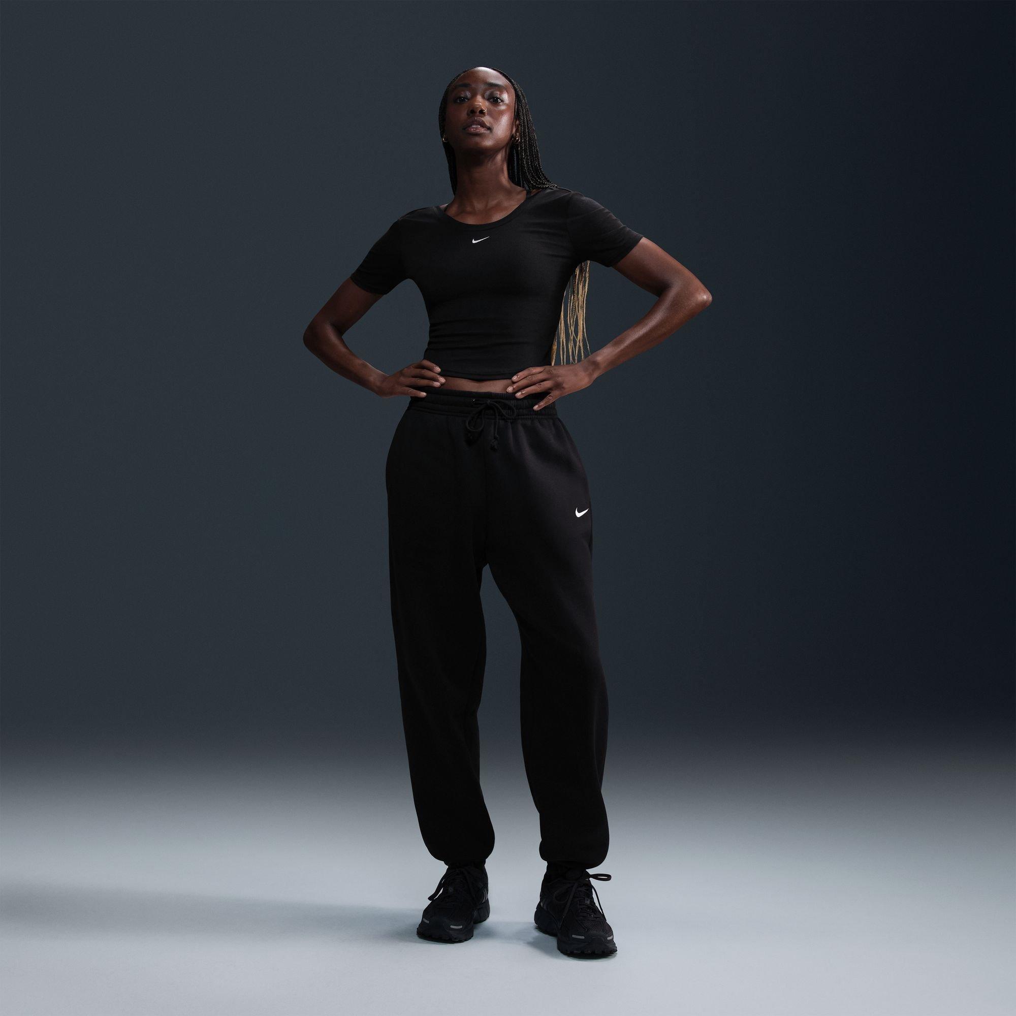 BLACK/SAIL