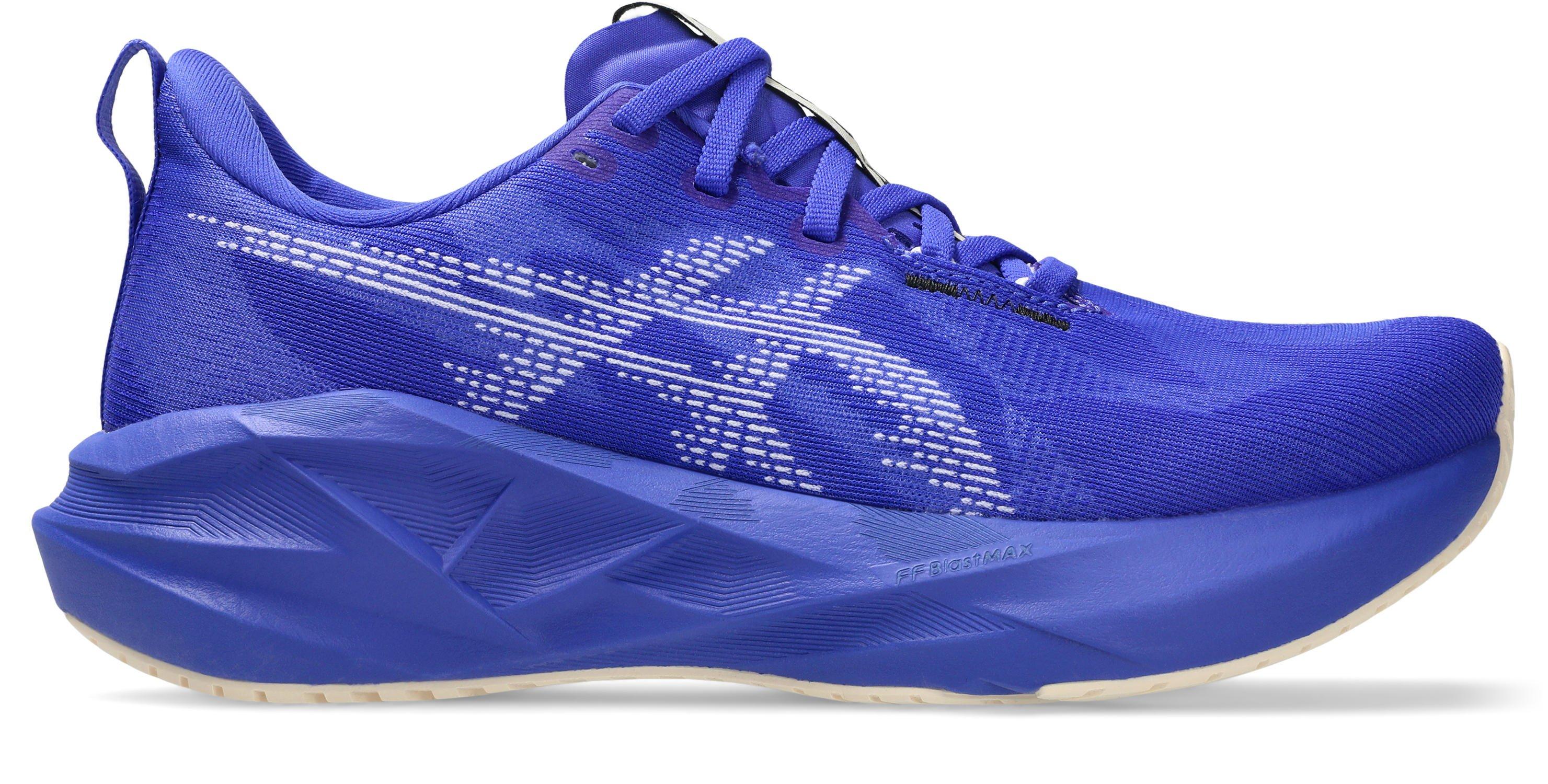 Women's Novablast 5 Running Shoes