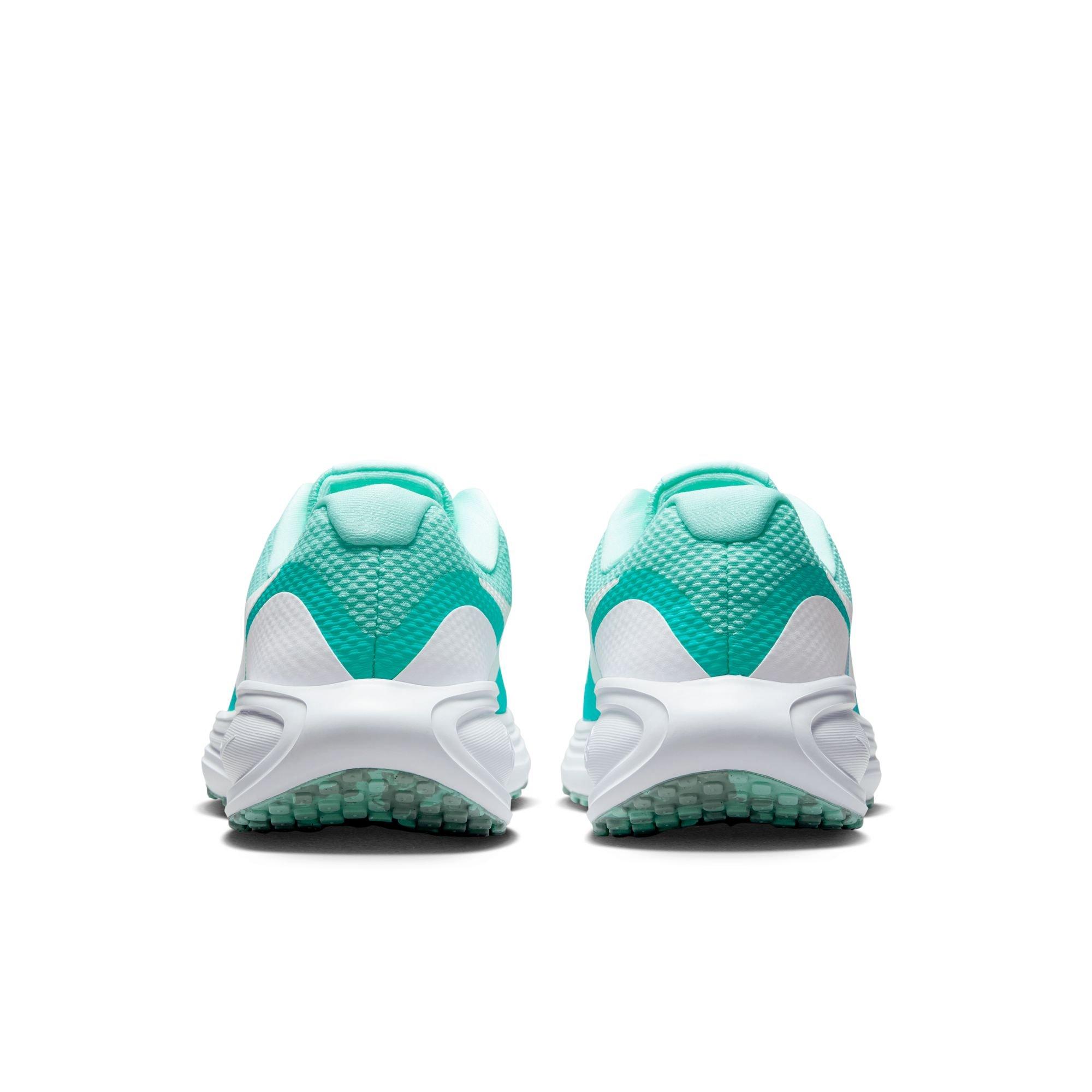 Women's Revolution 8 Running Shoes
