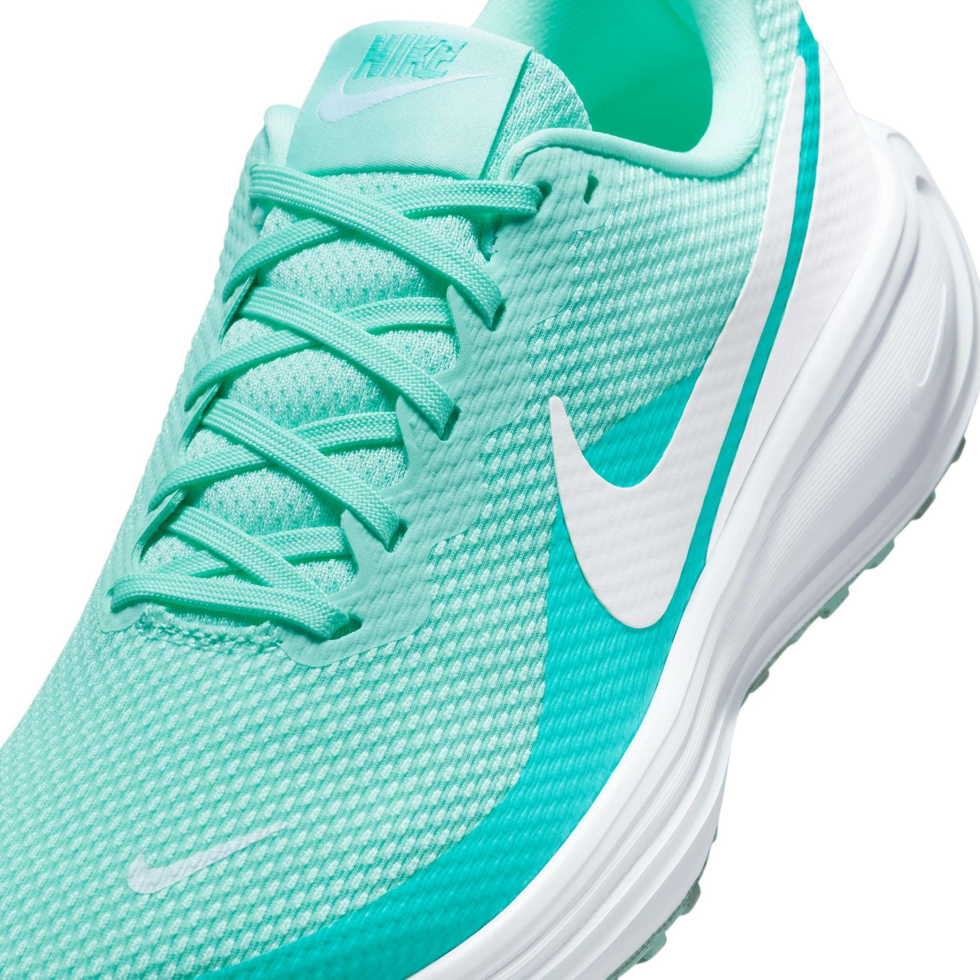 Women's Revolution 8 Running Shoes