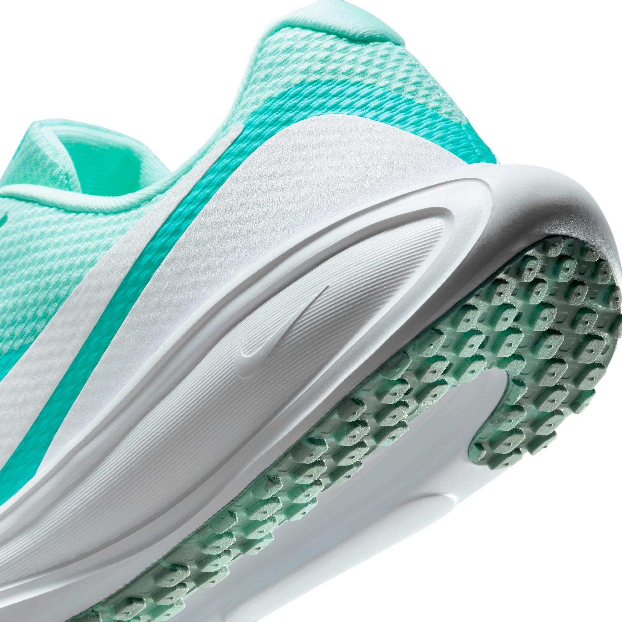 Women's Revolution 8 Running Shoes