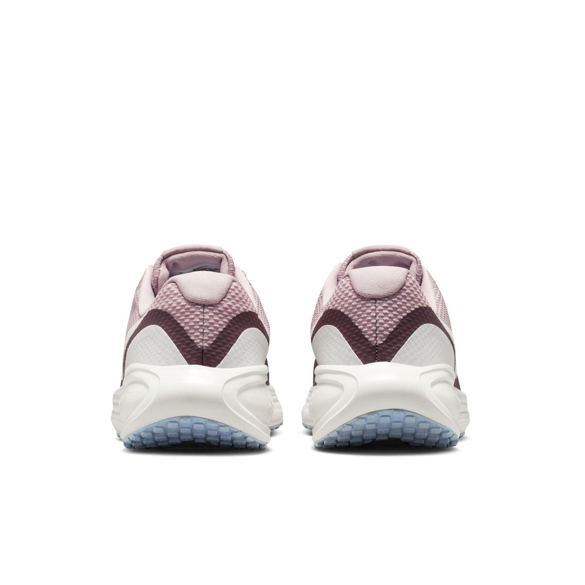Women's Revolution 8 Running Shoes