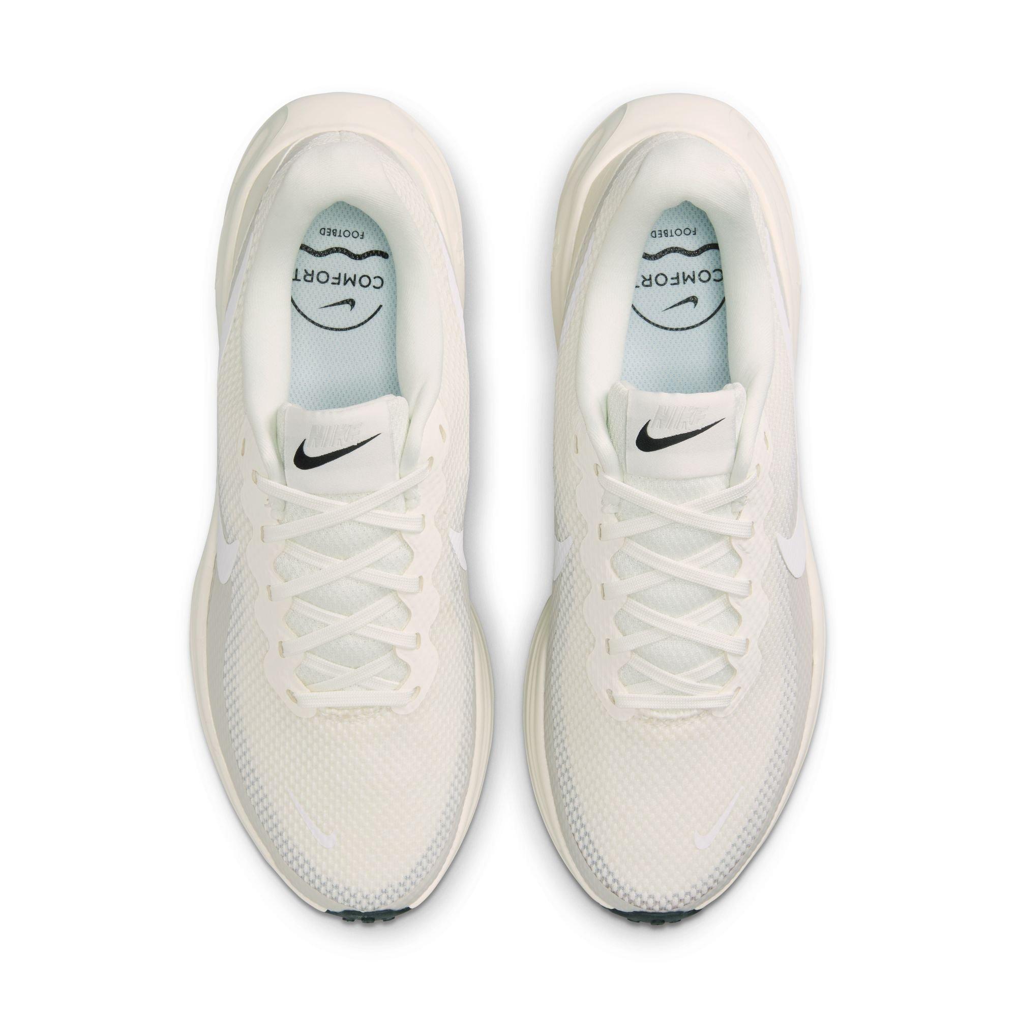 Women's Revolution 8 Running Shoes