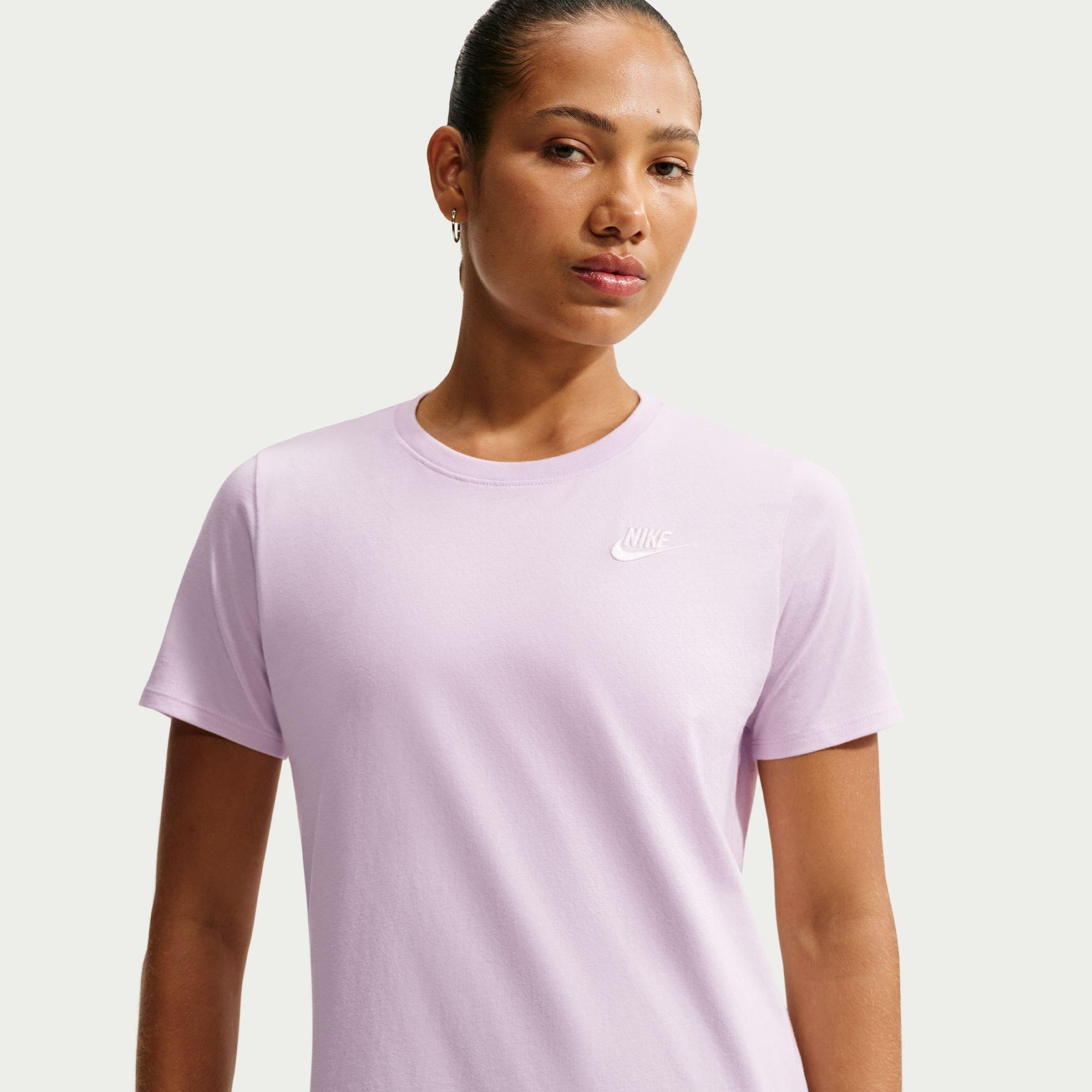 Women's Sportswear Club Essentials T-Shirt