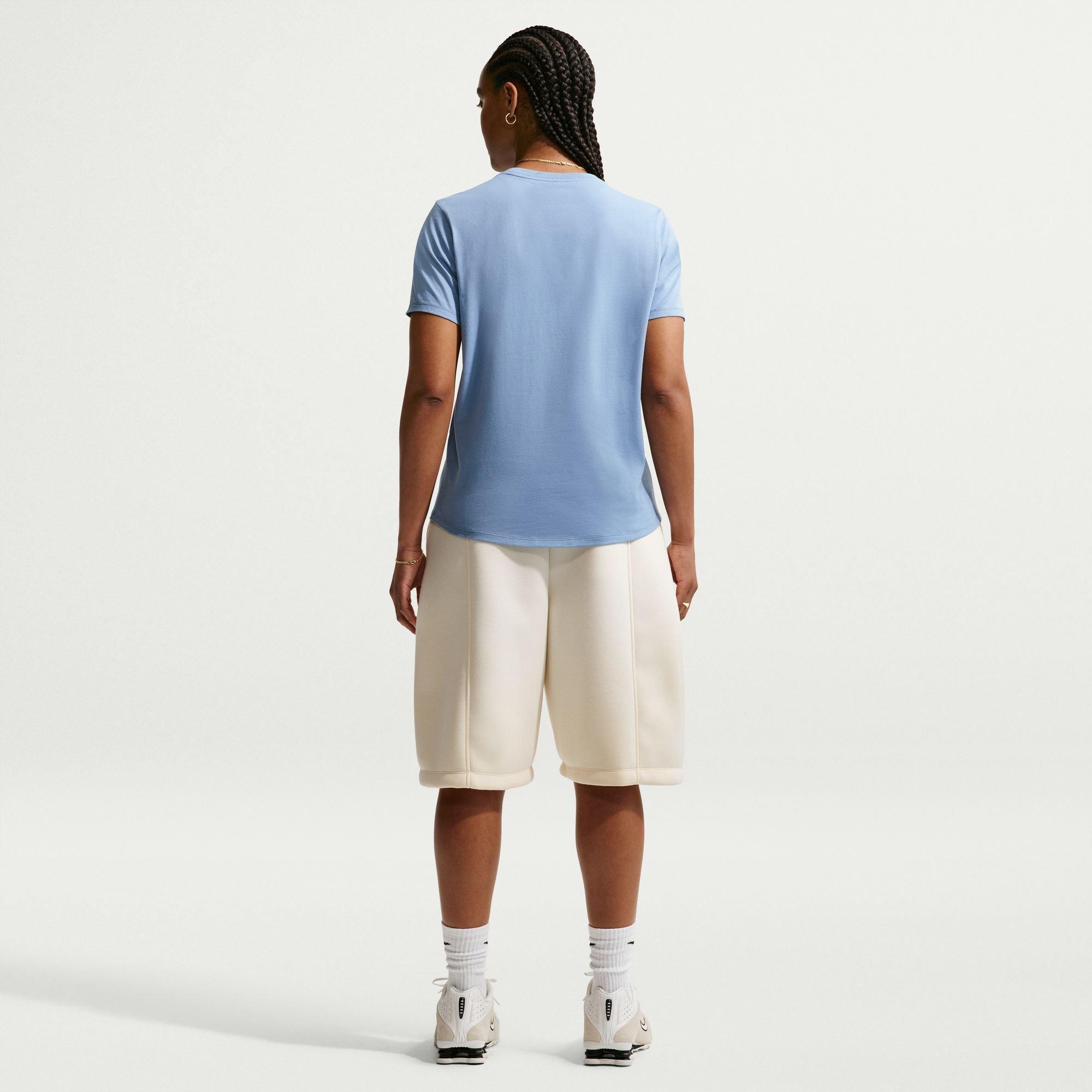 Women's Sportswear Club Essentials T-Shirt