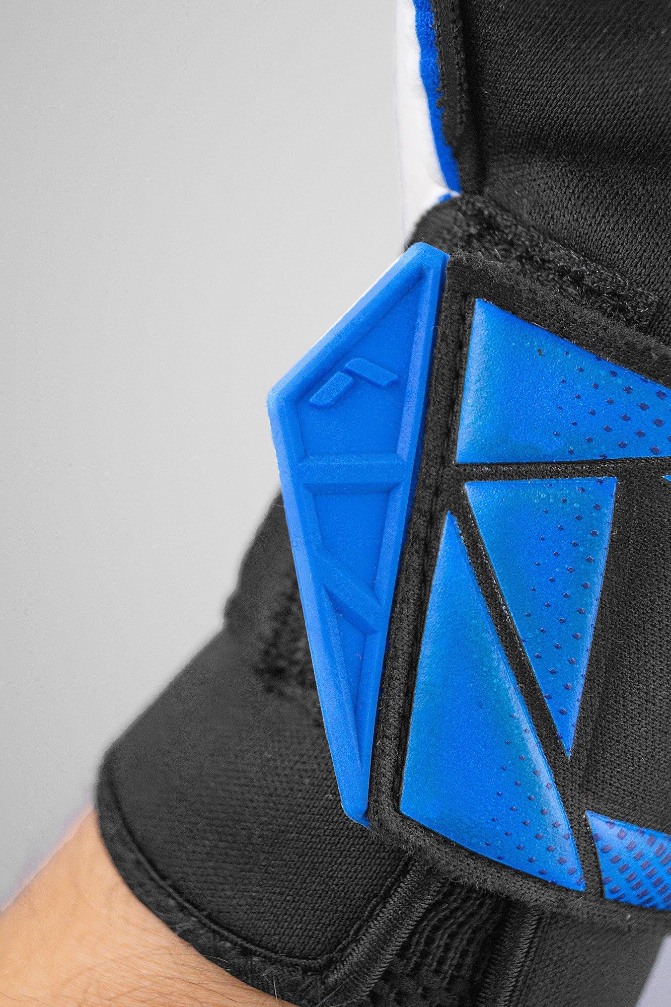Senior Attrakt Grip Goalkeeper Gloves