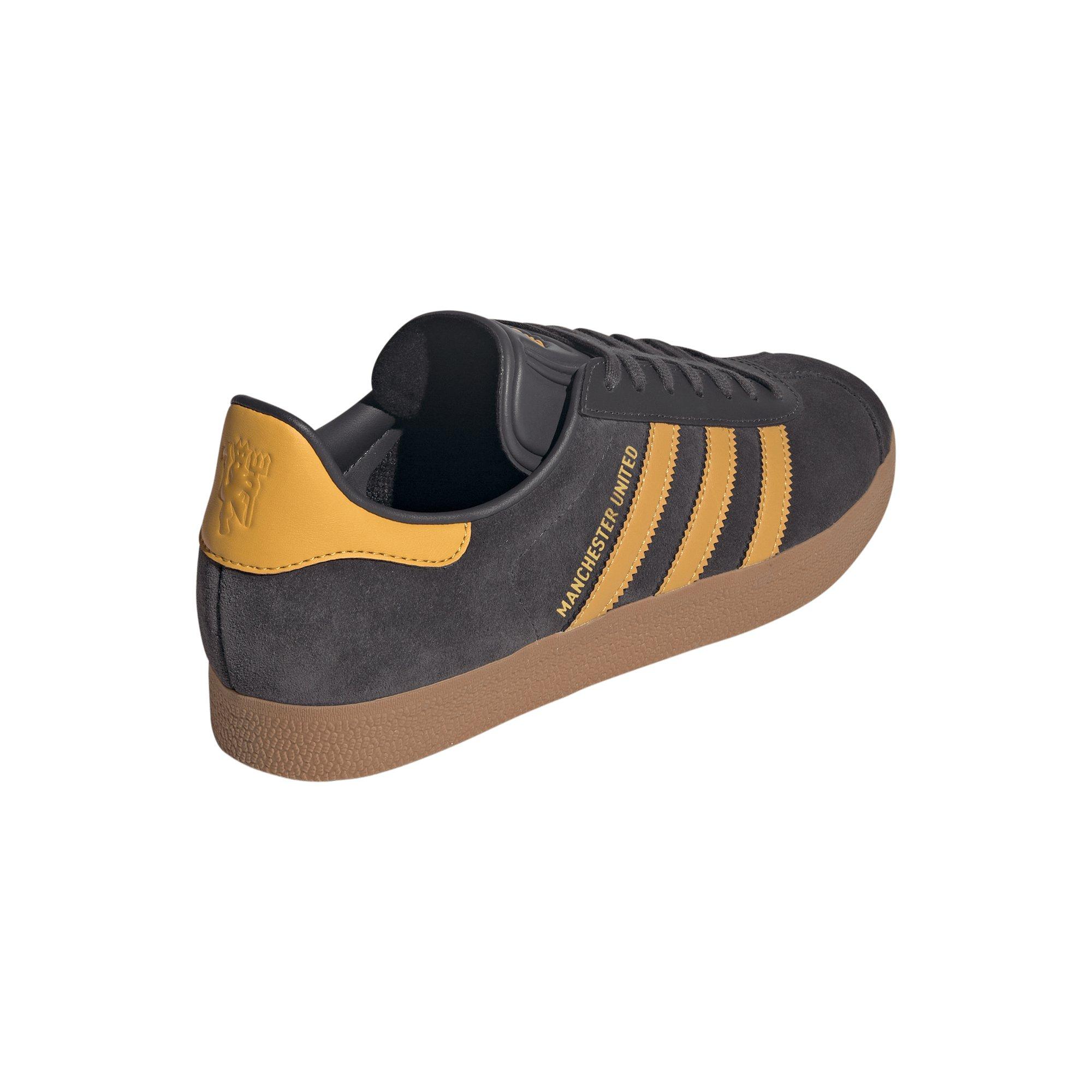 Men's Gazelle Indoor Soccer Shoes