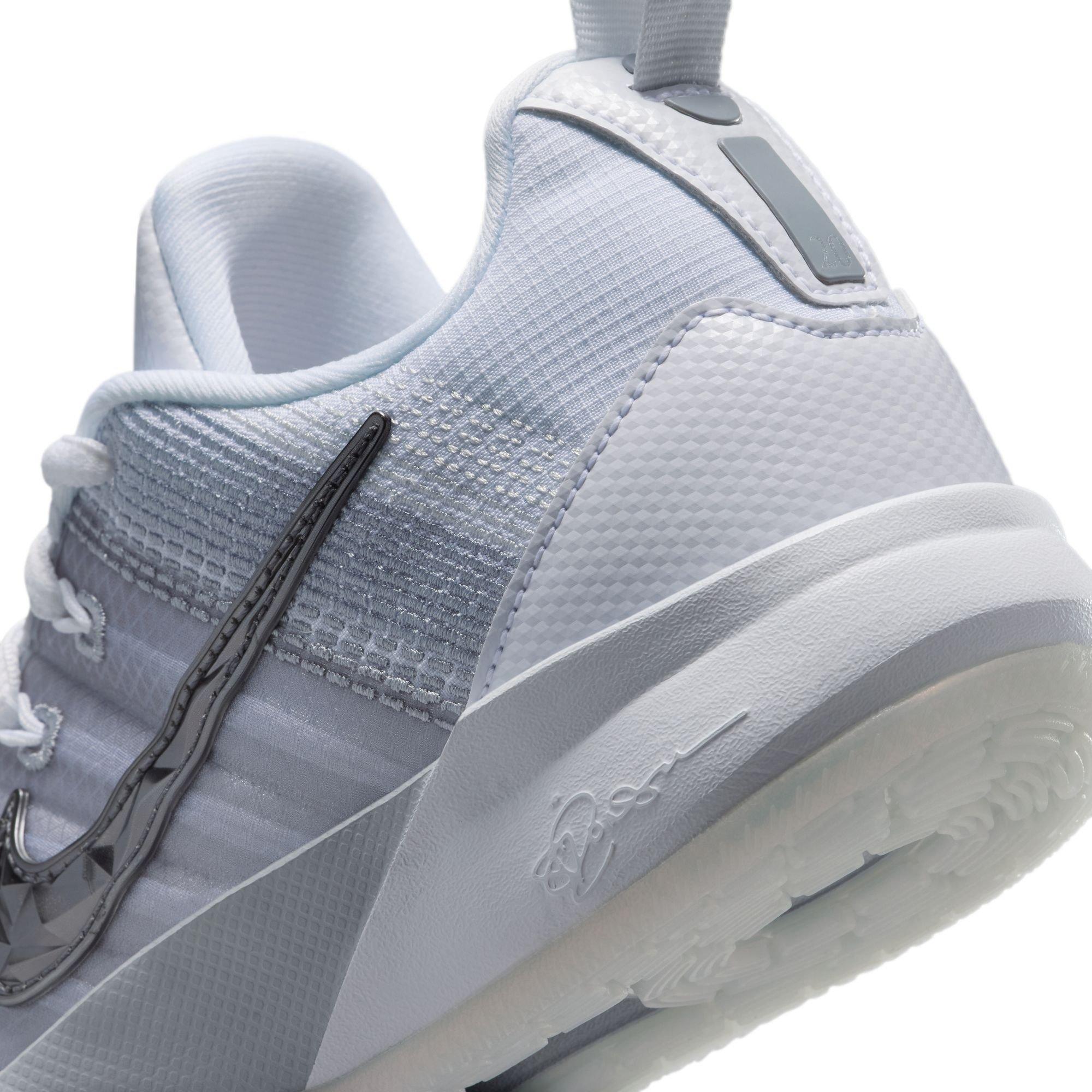 Kids' Grade School Sabrina 3 Basketball Shoes