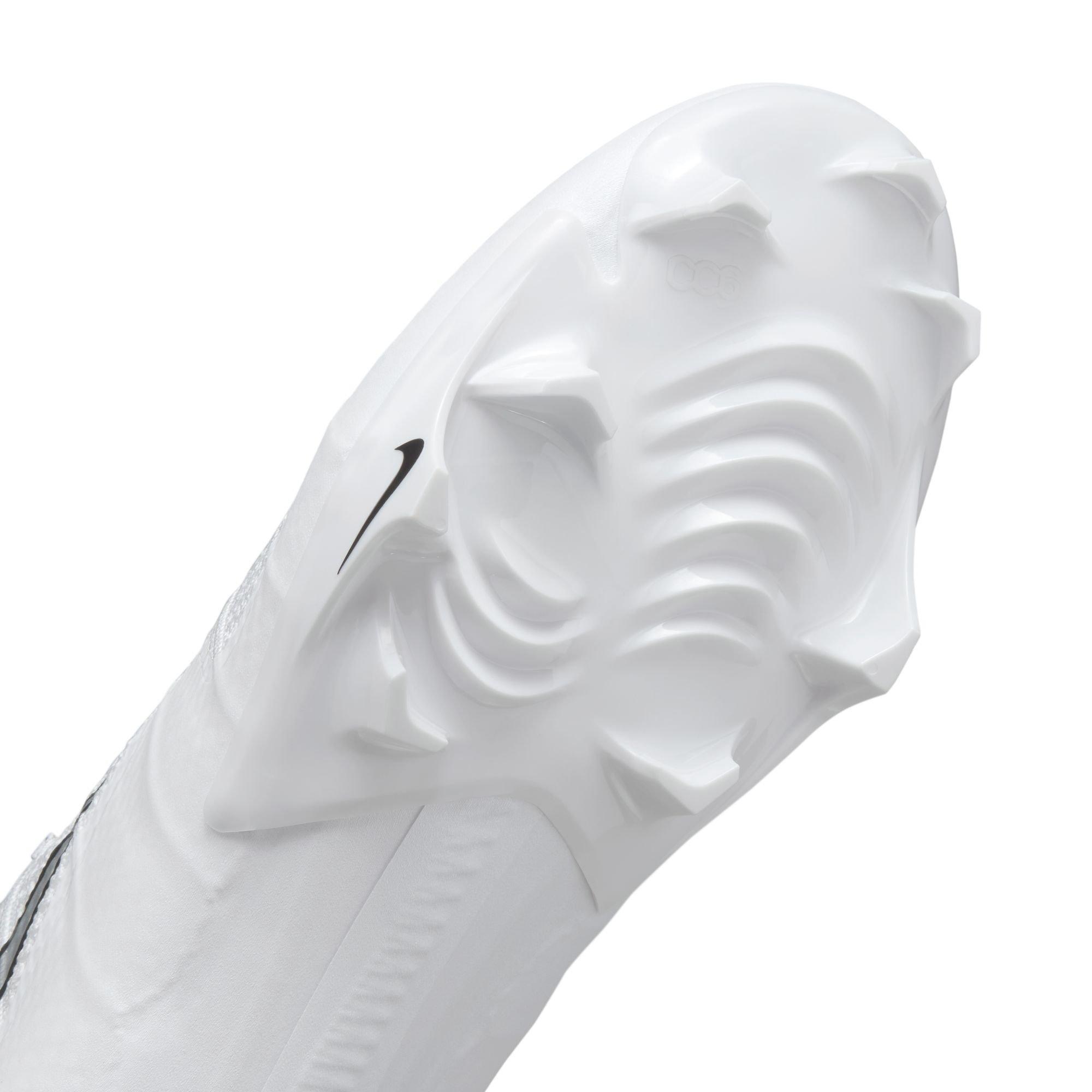 Men's Vapor Edge 360 Untouchable Football Cleats