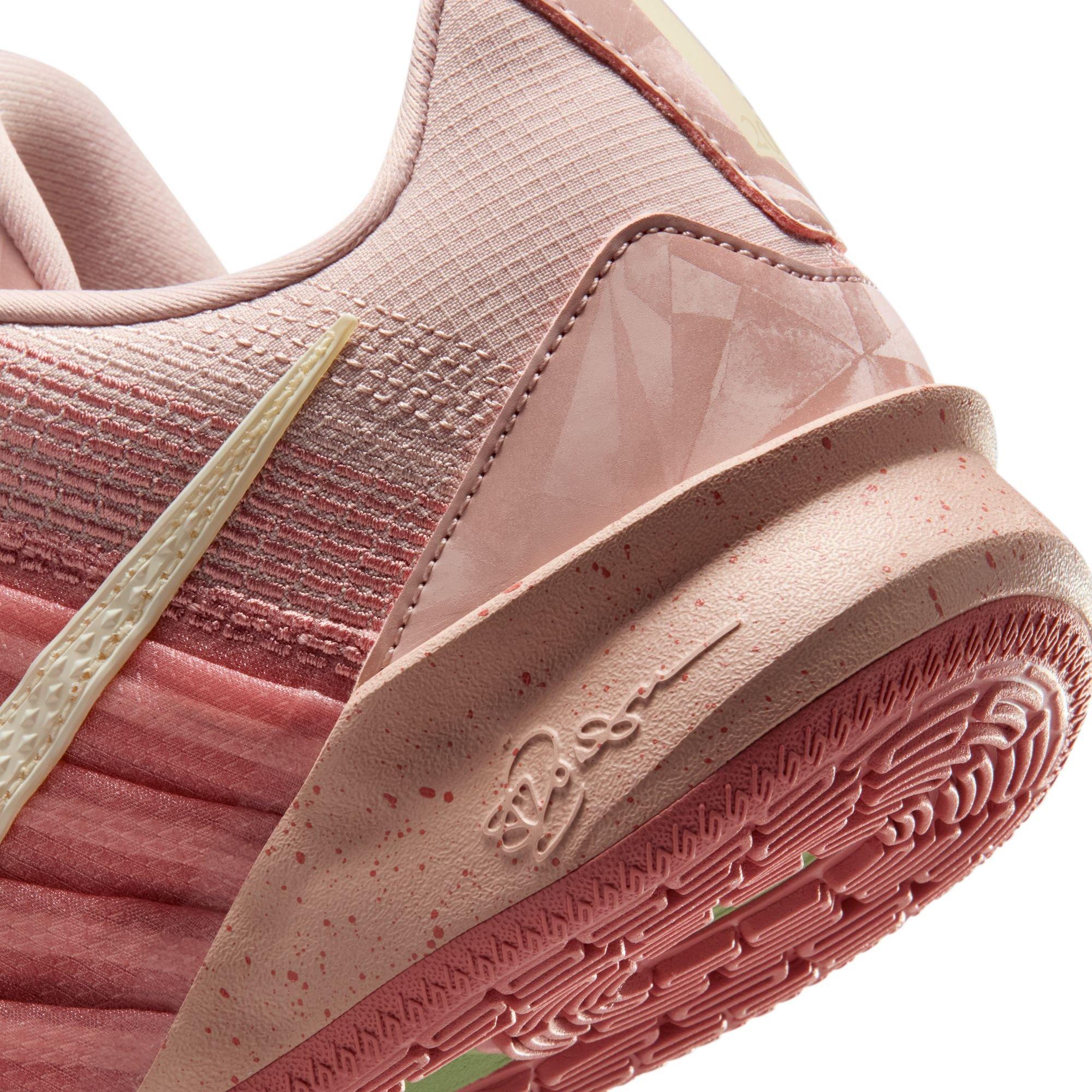 Women's Sabrina 3 Basketball Shoes