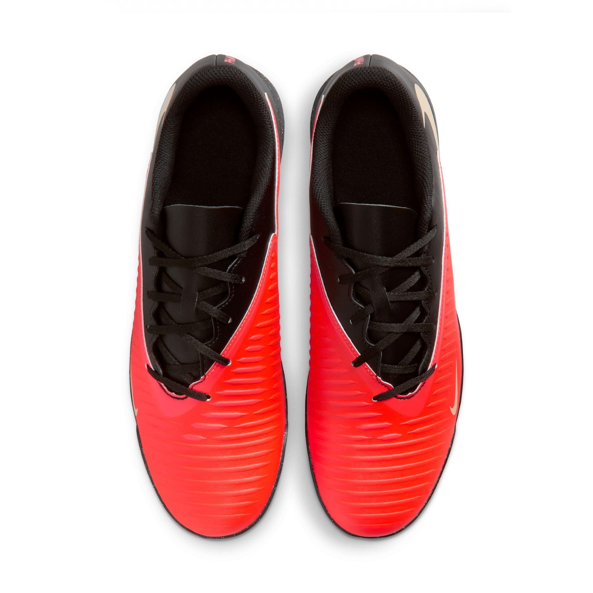 Men's Phantom 6 Low Club Turf Soccer Shoes