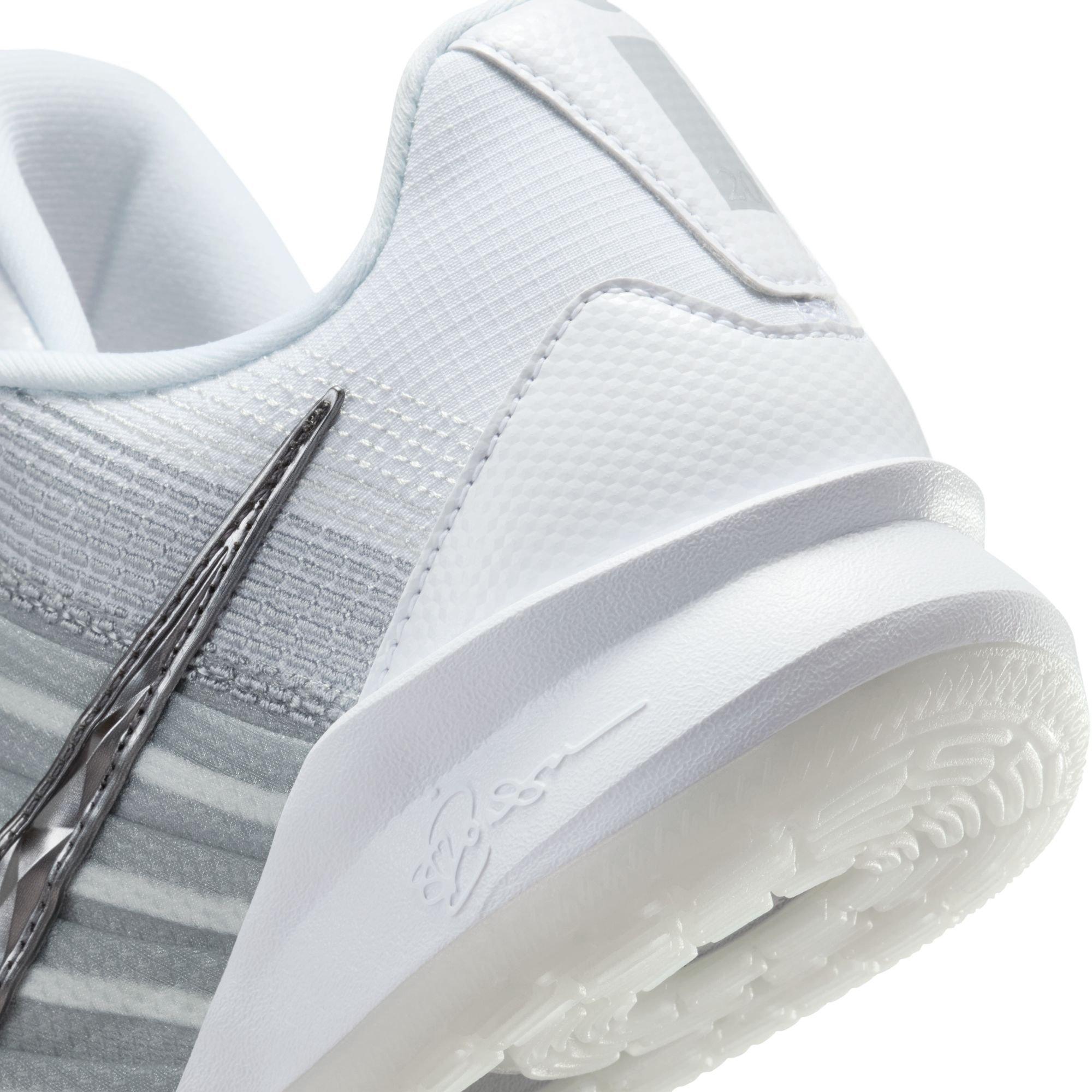 Women's Sabrina 3 Me Vs Me Basketball Shoes