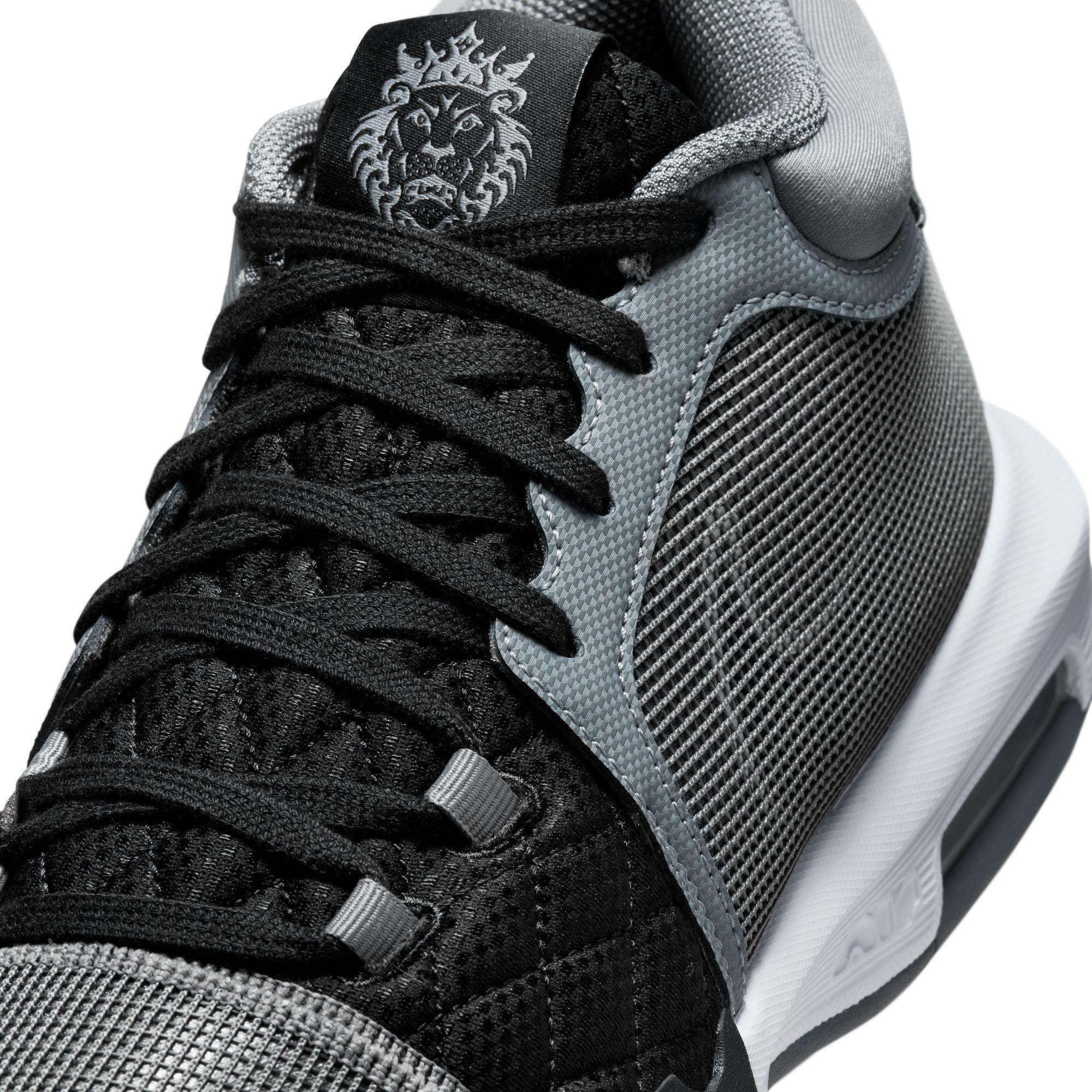Unisex LeBron Witness 8 Basketball Shoes