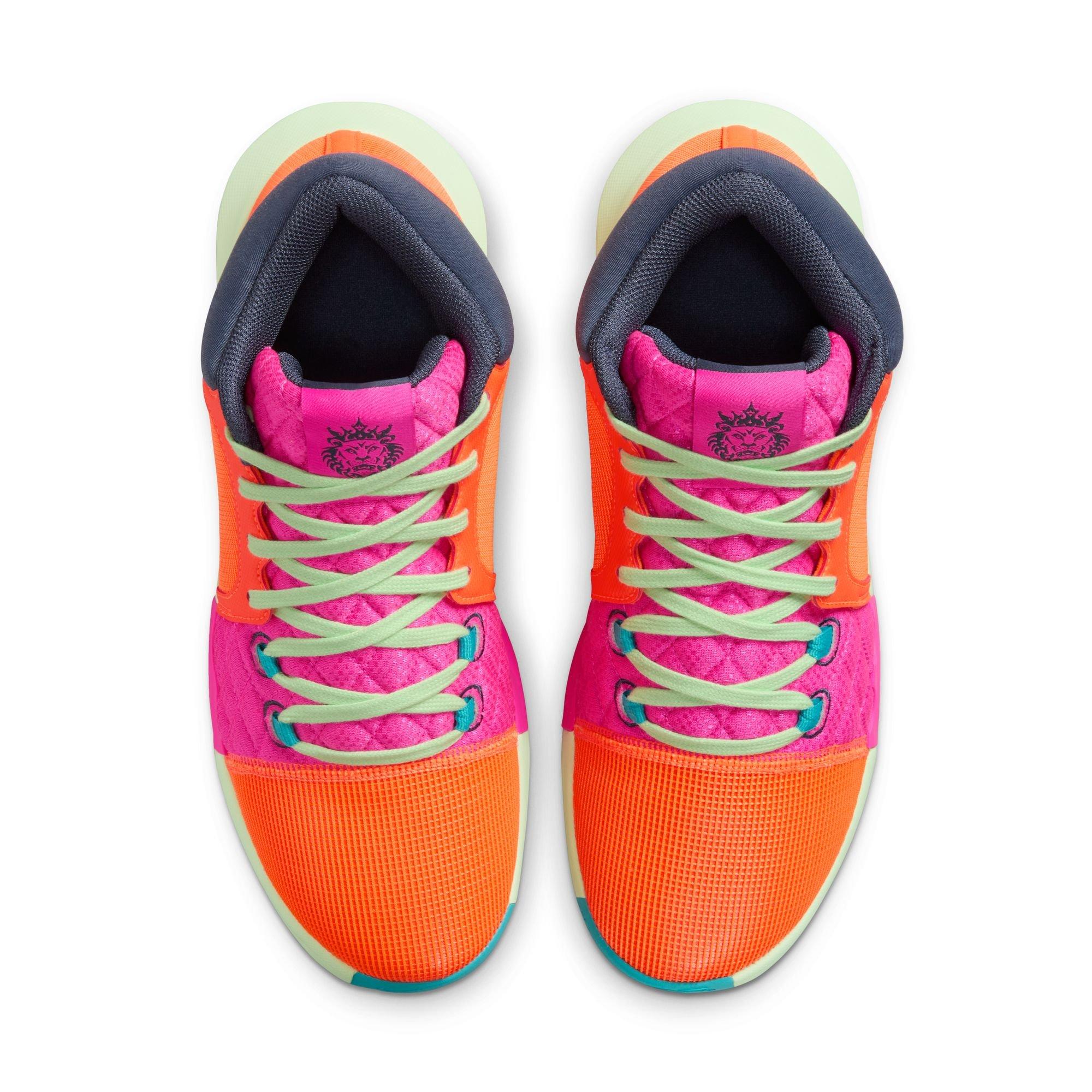 Unisex LeBron Witness 8 Basketball Shoes