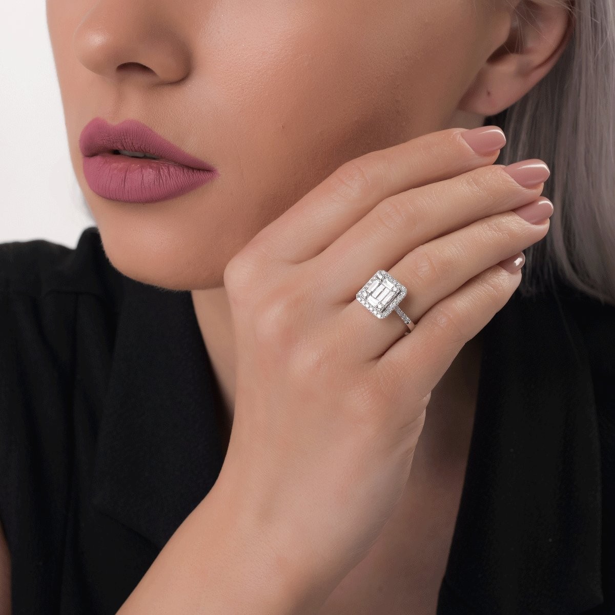 Fehérarany gyűrű 1.3ct gyémántokkal