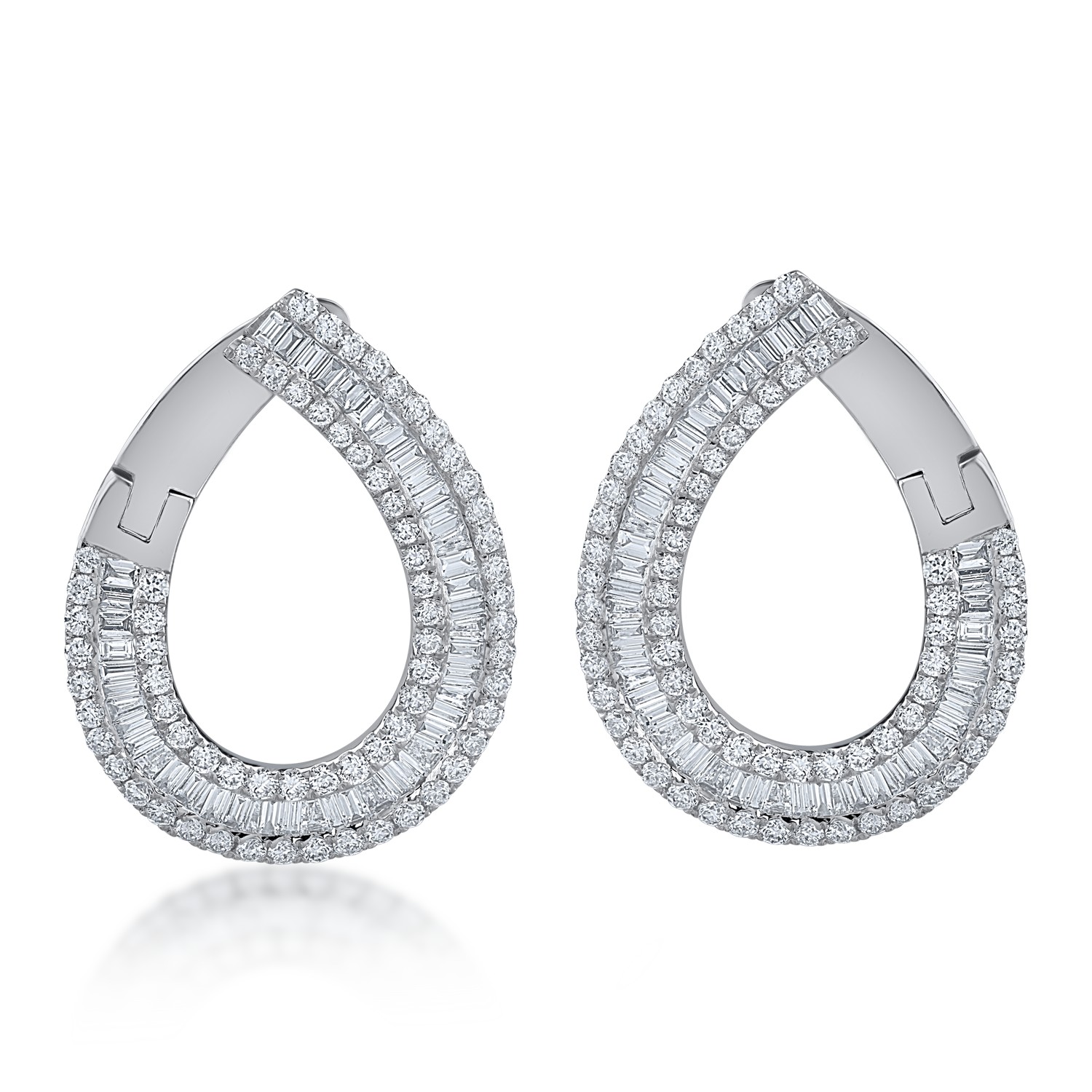 White gold earrings with 2.26ct diamonds