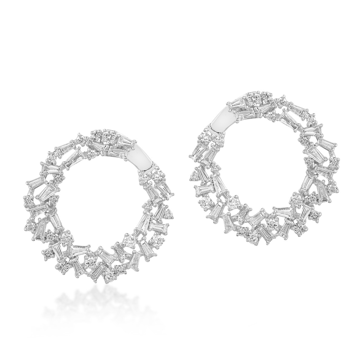 18K white gold earrings with 3.05ct diamonds