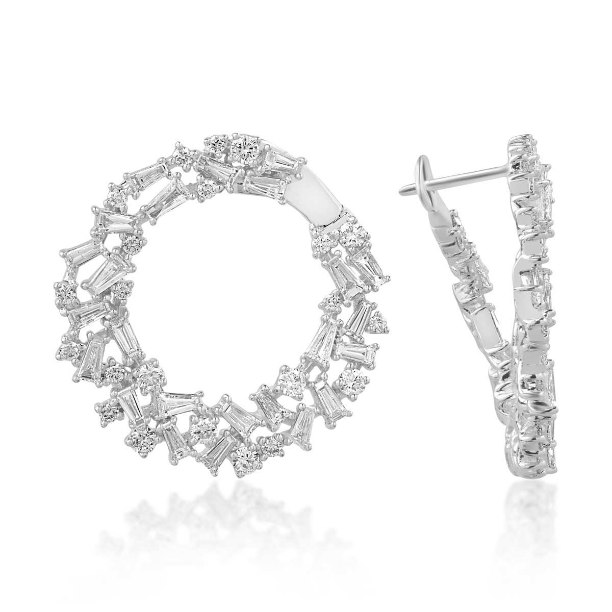 18K white gold earrings with 3.05ct diamonds
