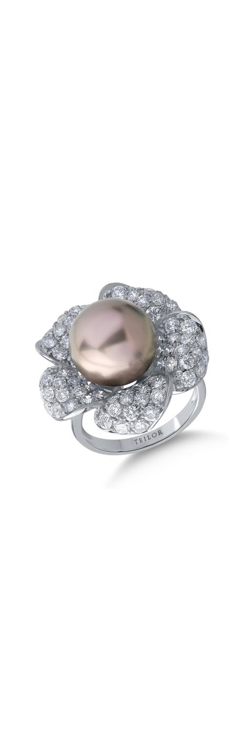 18K fehérarany gyűrű 12.3ct édesvízi tenyésztett gyönggyel és 2.99ct gyémántokkal