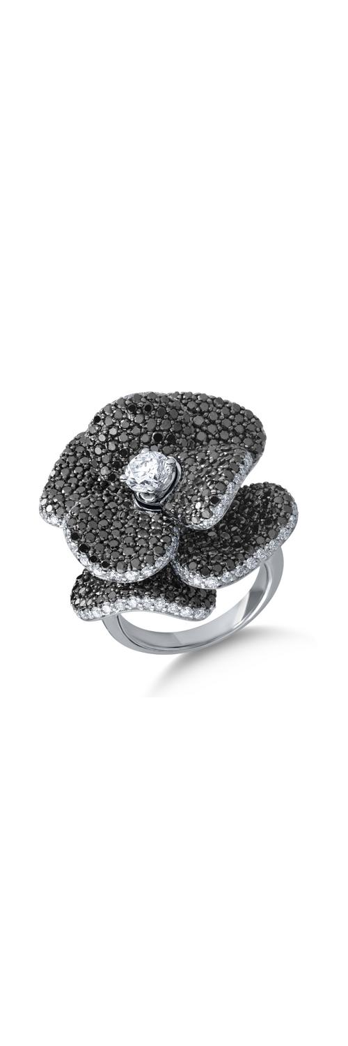 18K fehérarany gyűrű 4.83ct fekete gyémántokkal és 2.04ct tiszta gyémántokkal