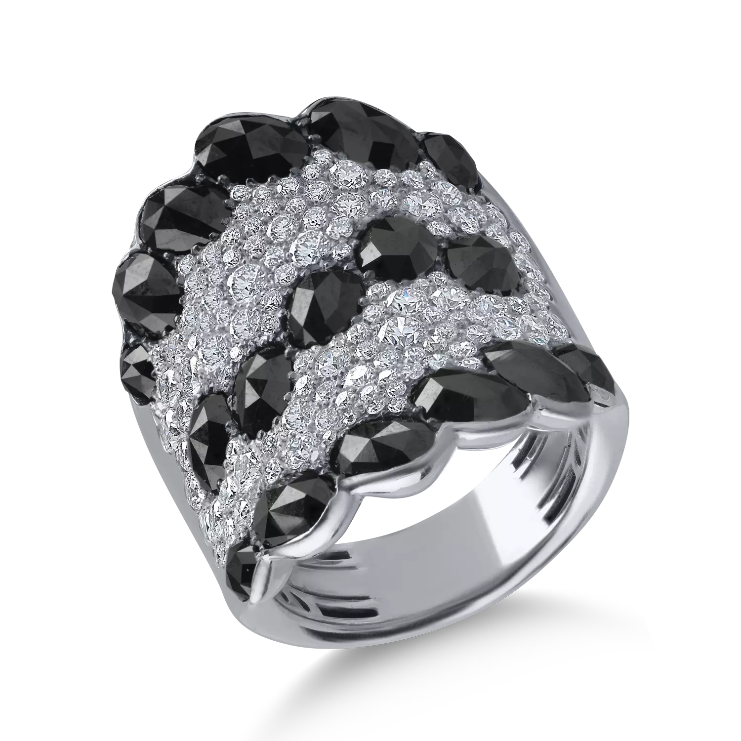 Fehérarany gyűrű 5.42ct fekete gyémántokkal és 1.85ct tiszta gyémántokkal