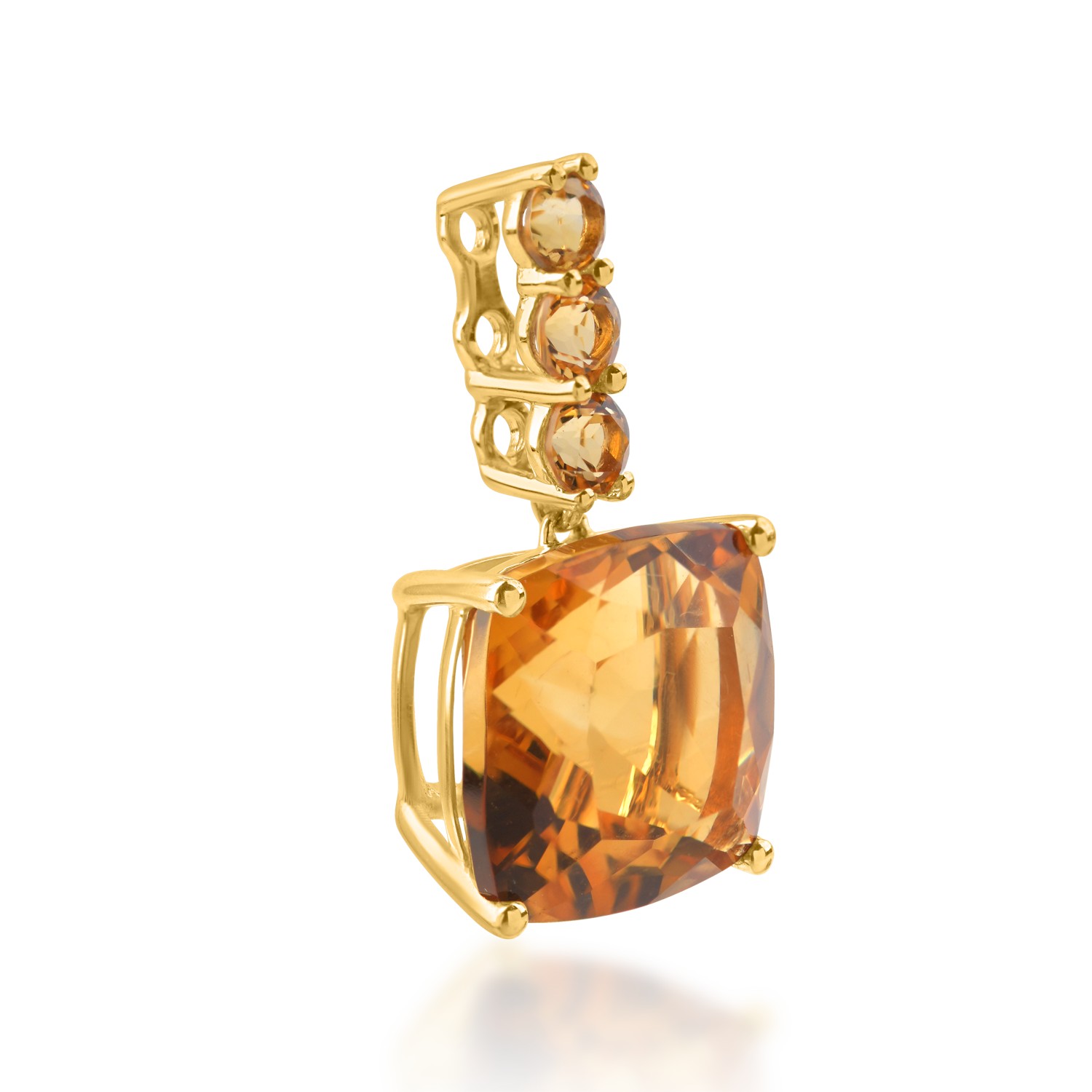 Yellow gold pendant with 6.5ct citrines