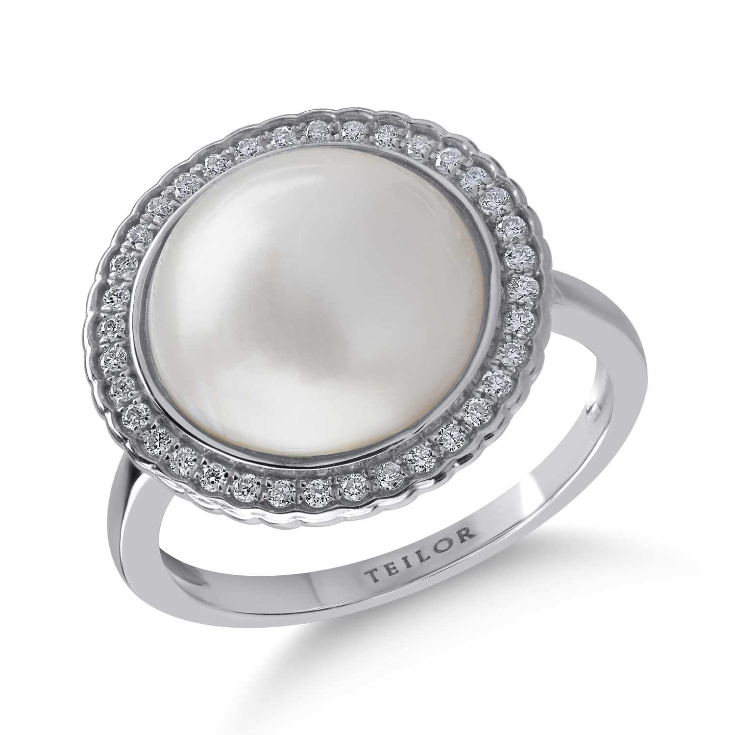 White gold ring with 4.40ct fresh water pearl and 0.168ct diamonds