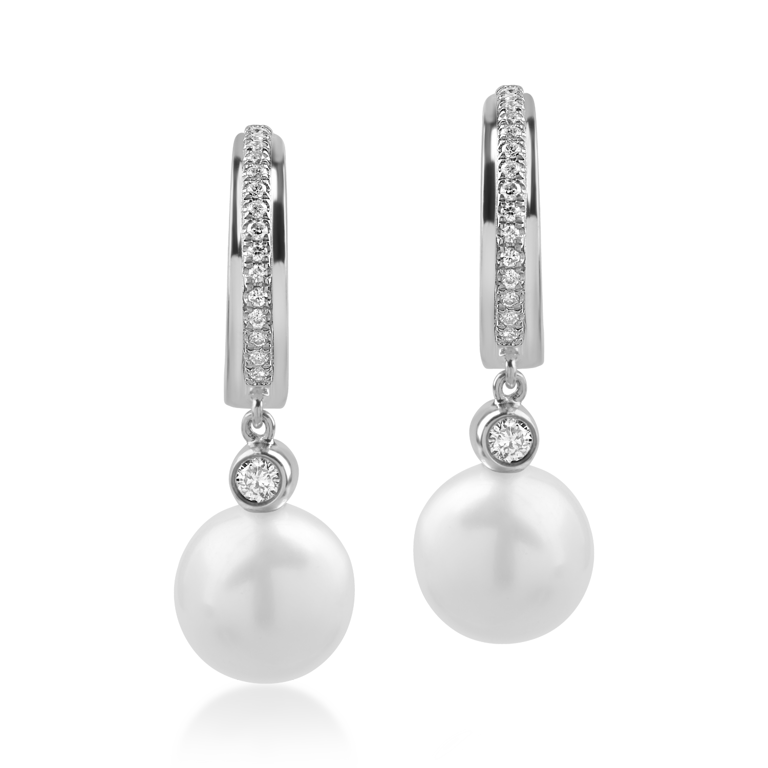 White gold earrings with 9.28ct fresh water pearls and 0.22ct diamonds