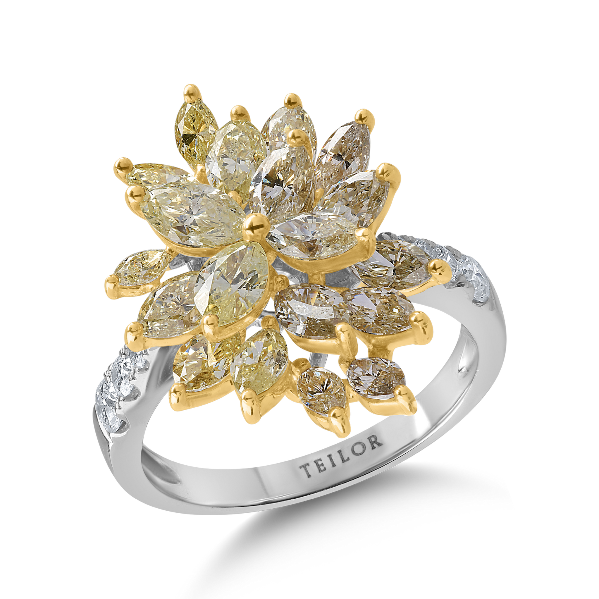 Fehér-sárga arany gyűrű 4.89ct gyémántokkal