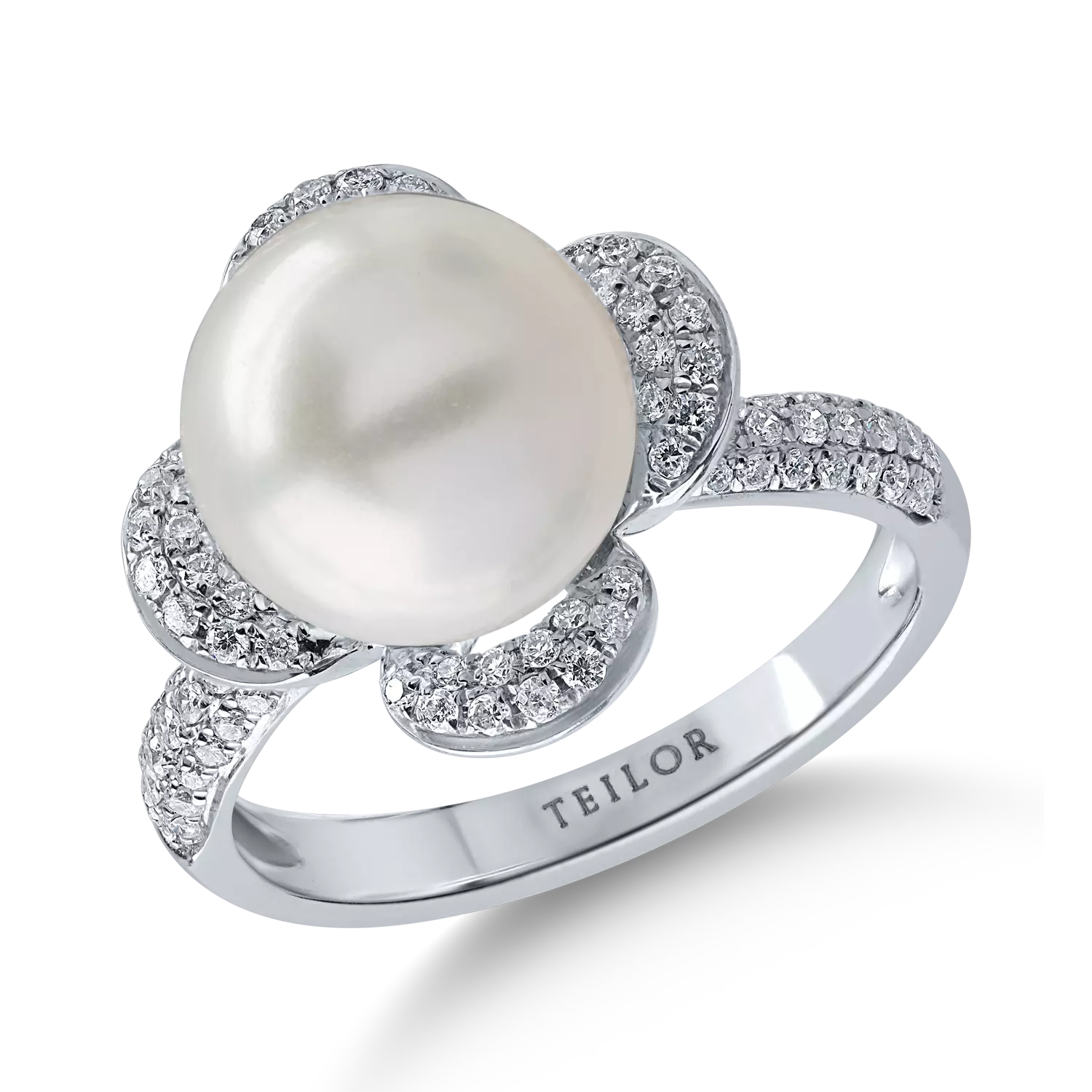 Fehérarany gyűrű 8.5ct friss gyönggyel és 0.4ct gyémántokkal