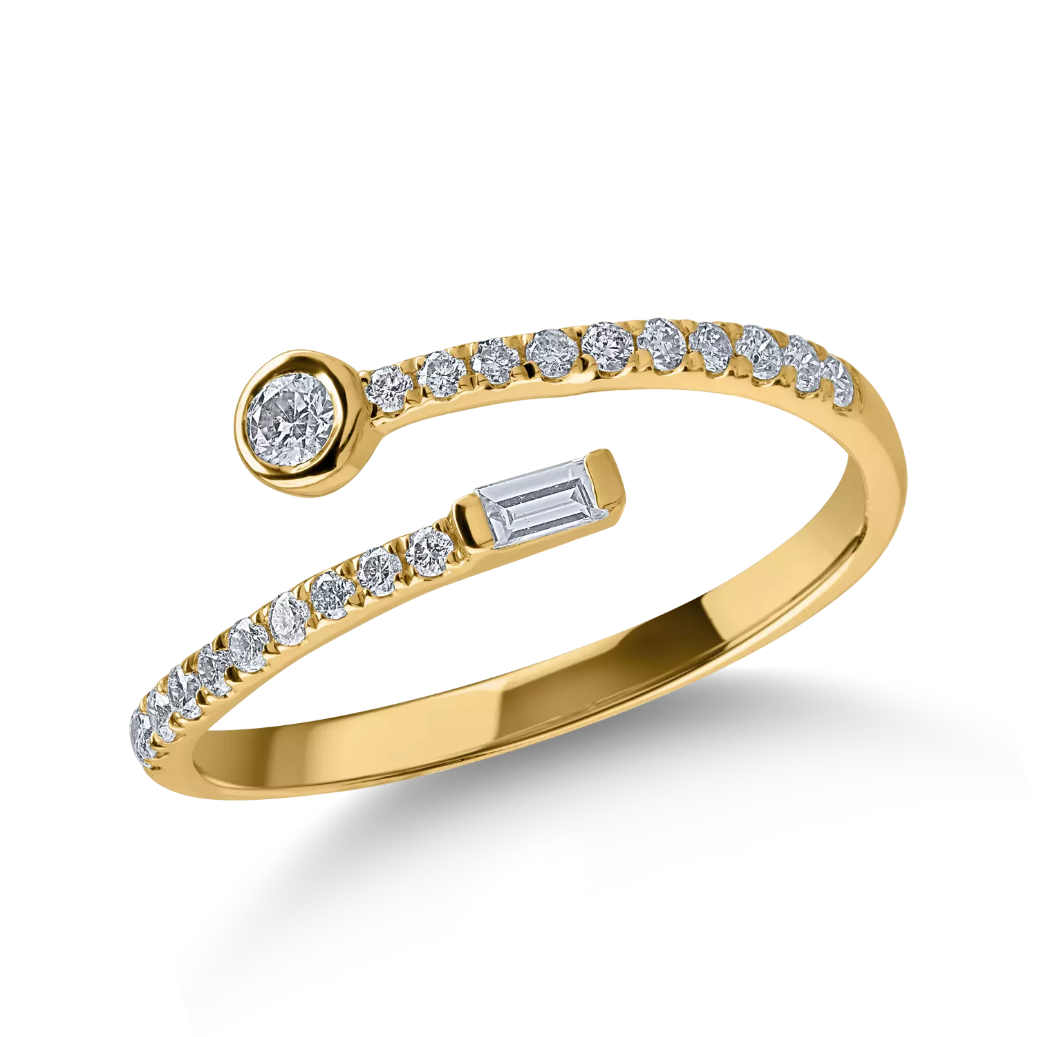 Yellow gold ring with 0.28ct diamonds