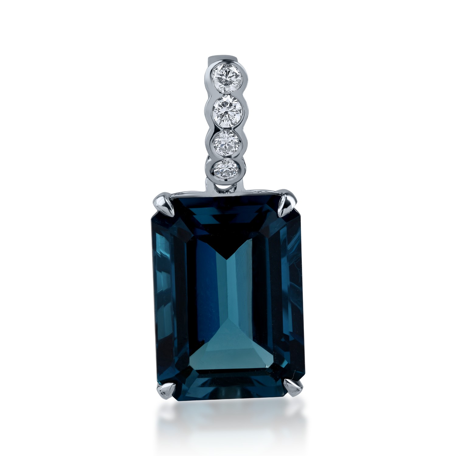 Fehérarany medál 8.7ct londoni kék topázzal és 0.161ct gyémántokkal