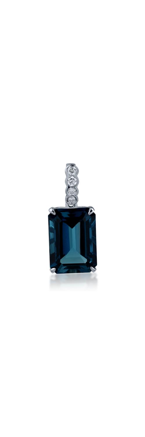 Fehérarany medál 8.7ct londoni kék topázzal és 0.161ct gyémántokkal