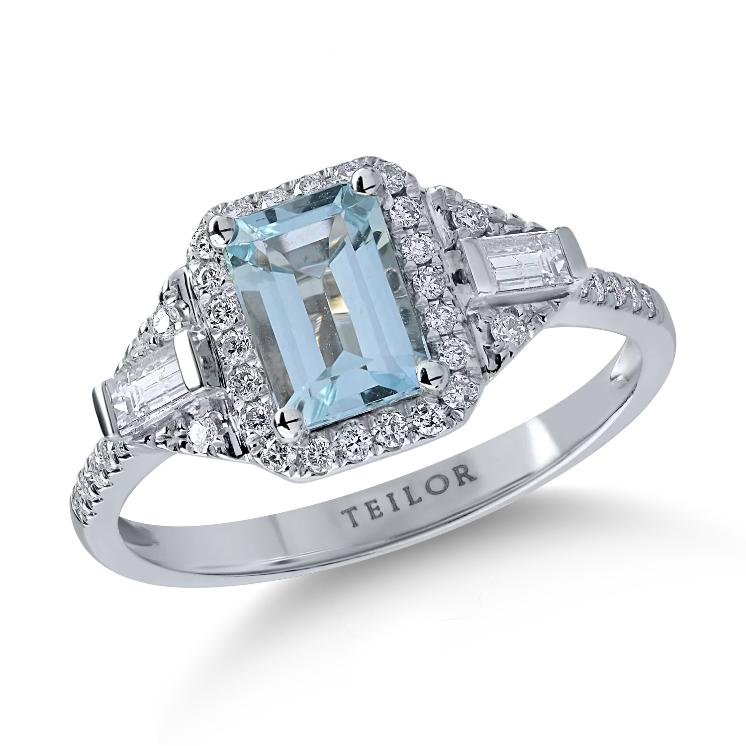 White gold ring with 0.91ct aquamarine and 0.34ct diamonds
