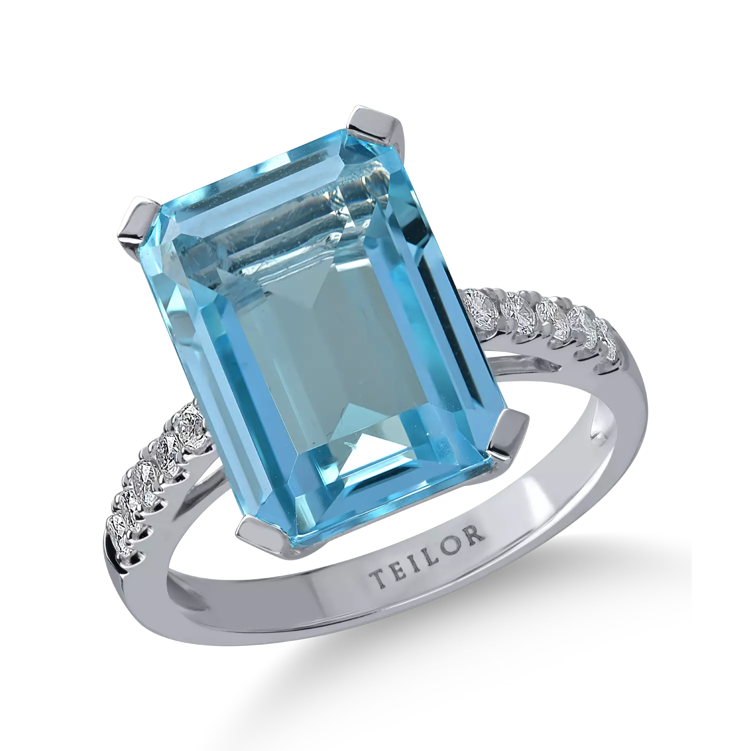 White gold ring with 13.5ct light blue topaz and 0.22ct diamonds