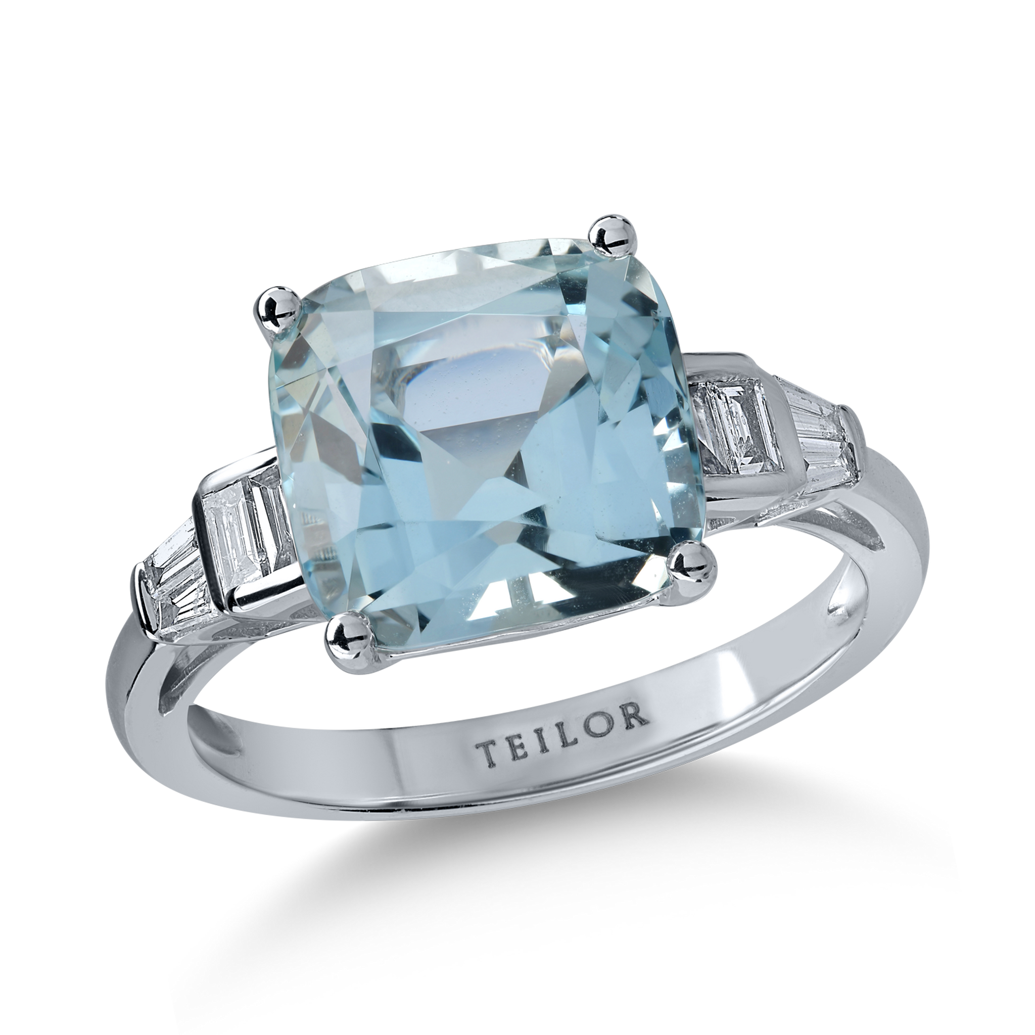 Fehérarany gyűrű 4.4ct akvamarinnal és 0.22ct gyémántokkal