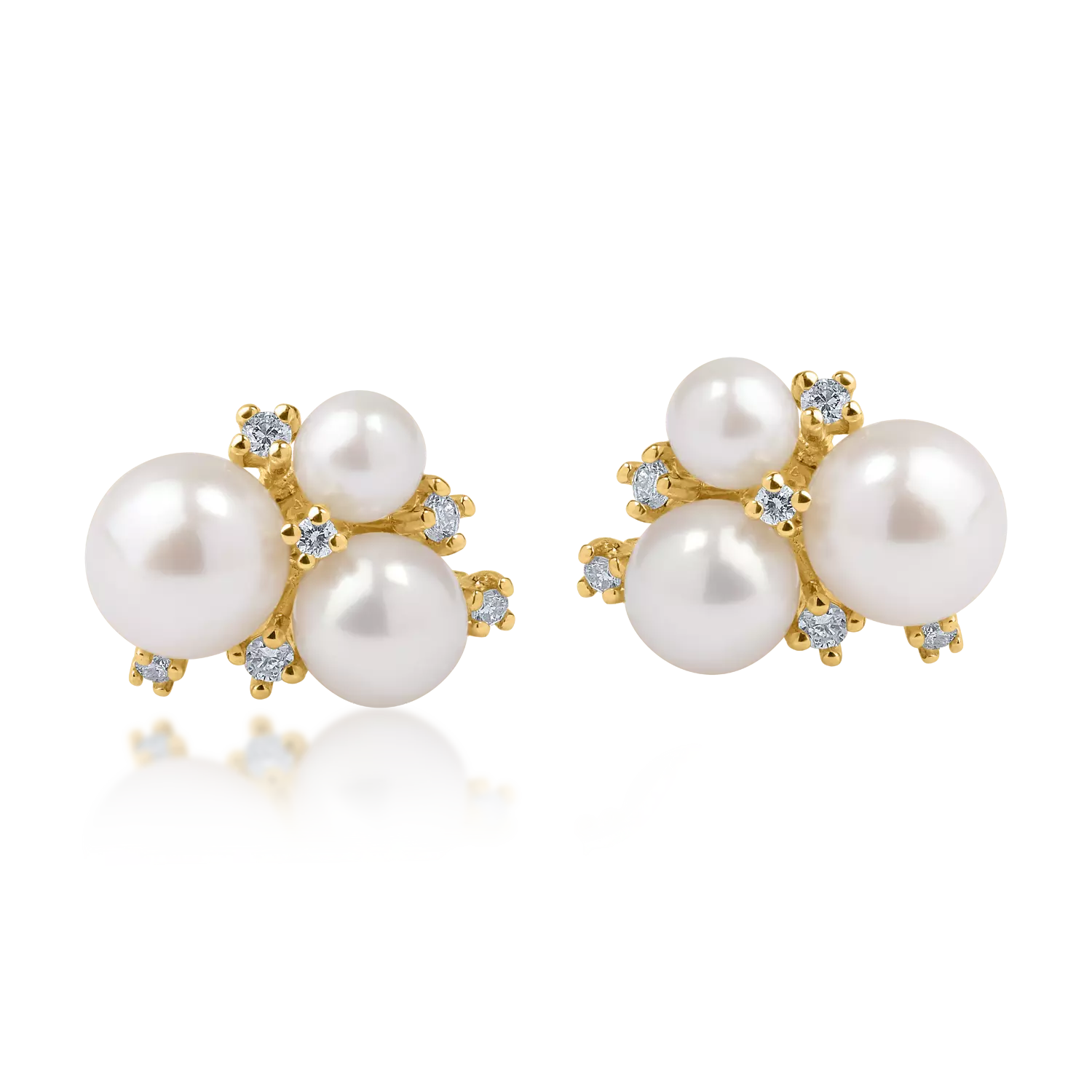 Yellow gold earrings with 7.03ct fresh water pearls and 0.18ct diamonds