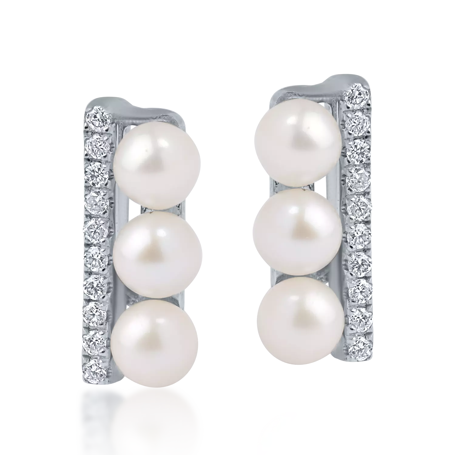 White gold earrings with 1.23ct fresh water pearls and 0.06ct diamonds