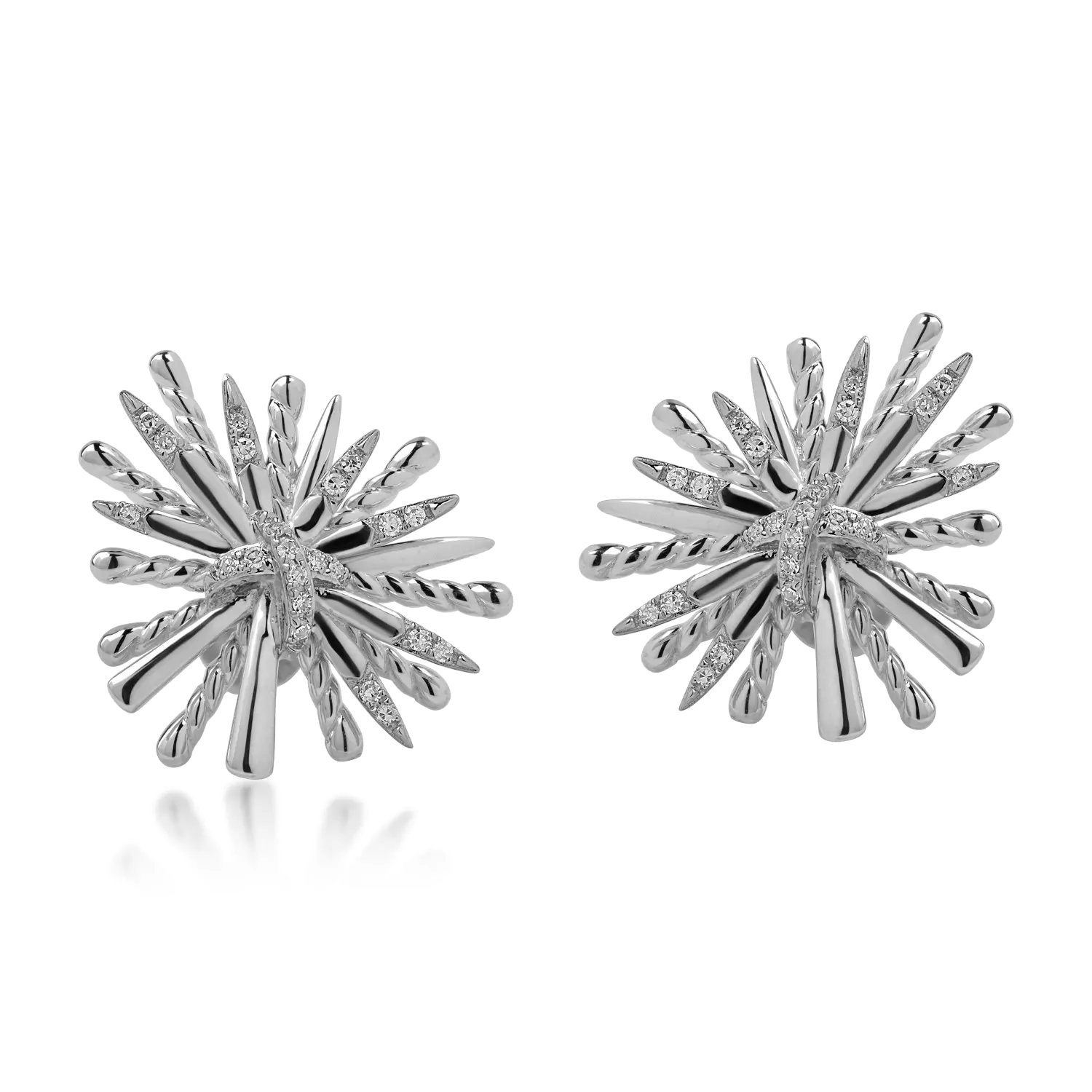 Fehérarany virágos fülbevaló 0.109ct gyémántokkal