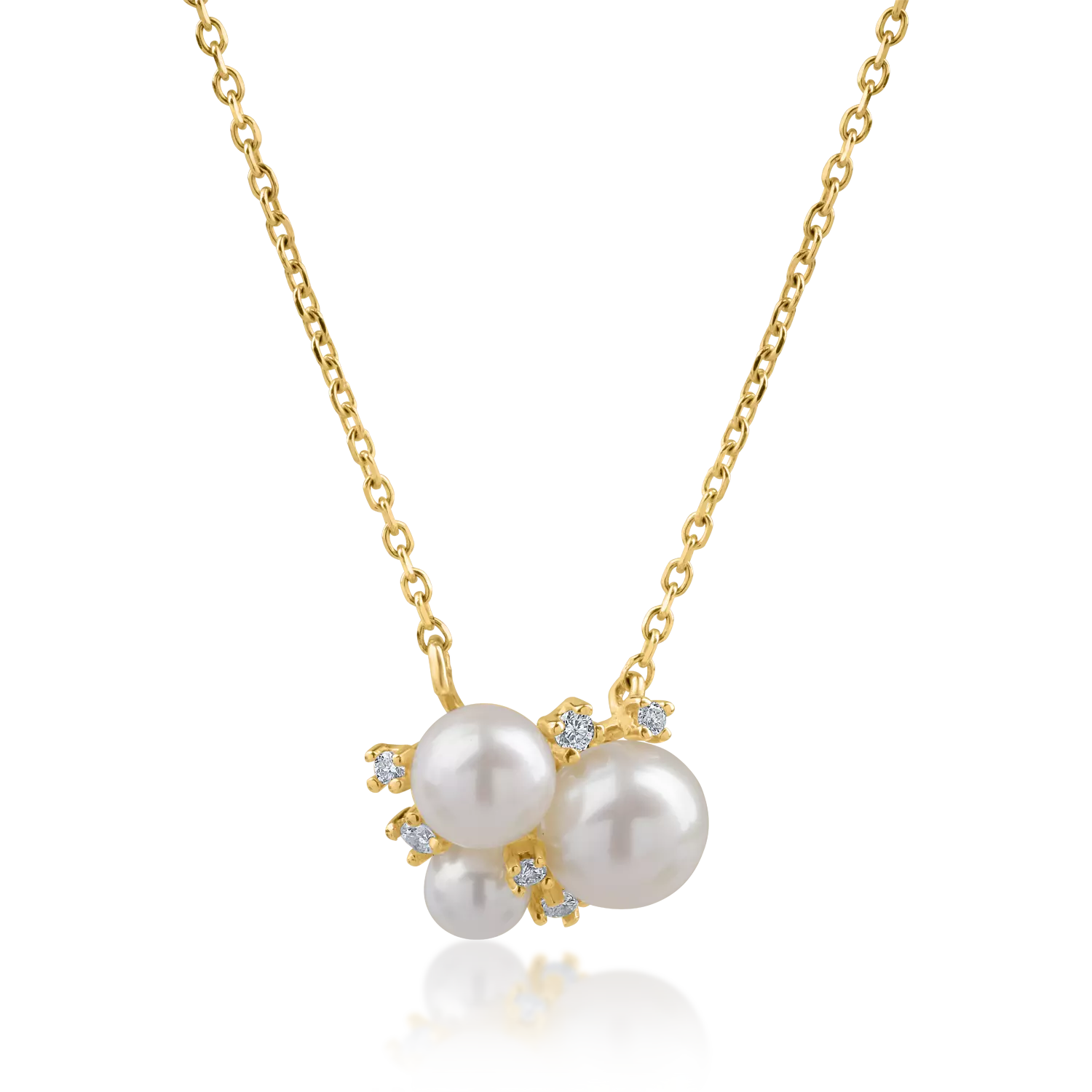Yellow gold pendant necklace with 3.51ct fresh water pearls and 0.09ct diamonds