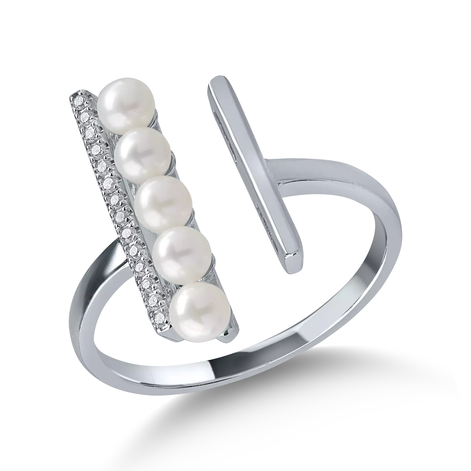 White gold ring with 0.9ct fresh water pearls and 0.06ct diamonds
