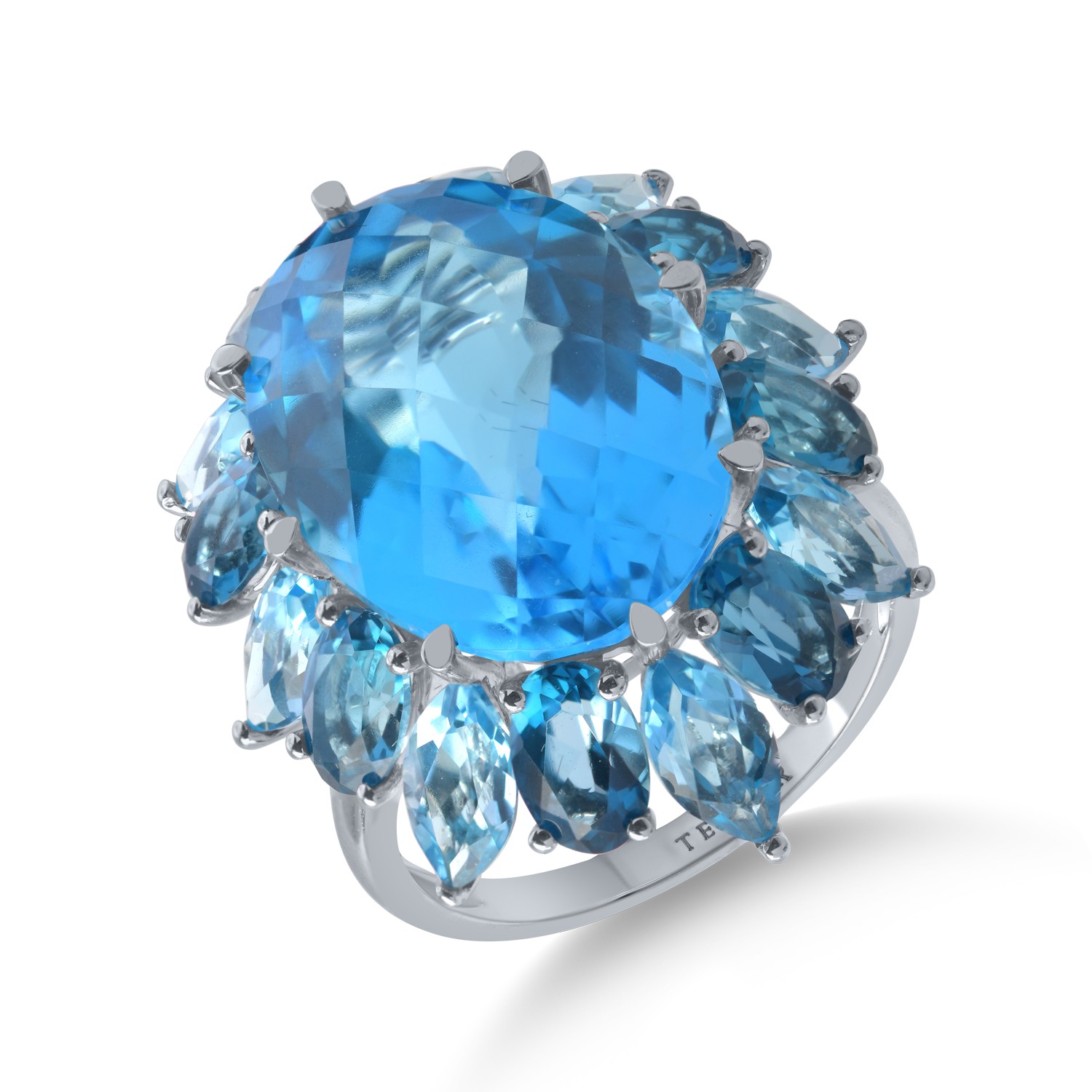 White gold ring with 24ct blue topaz