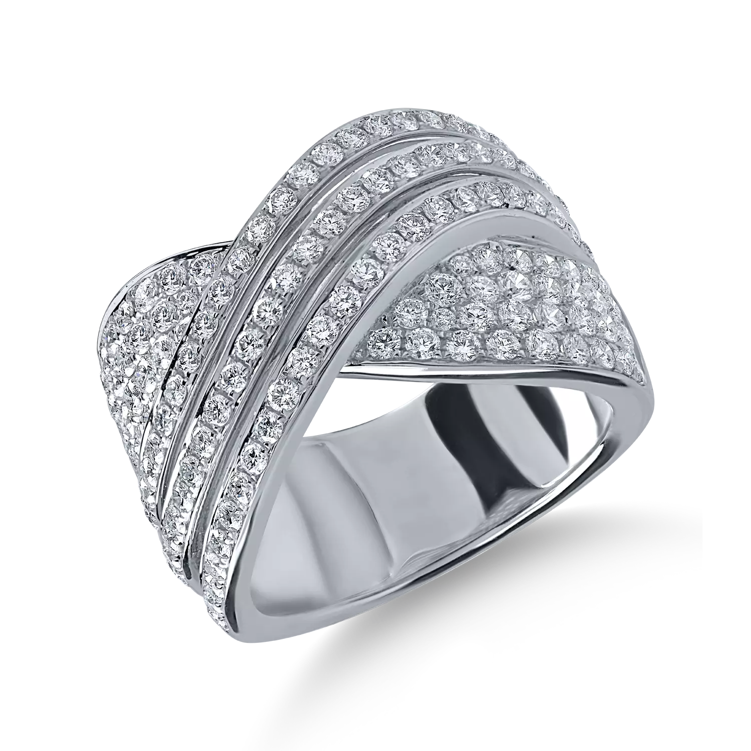 White gold ring with 1.8ct diamonds